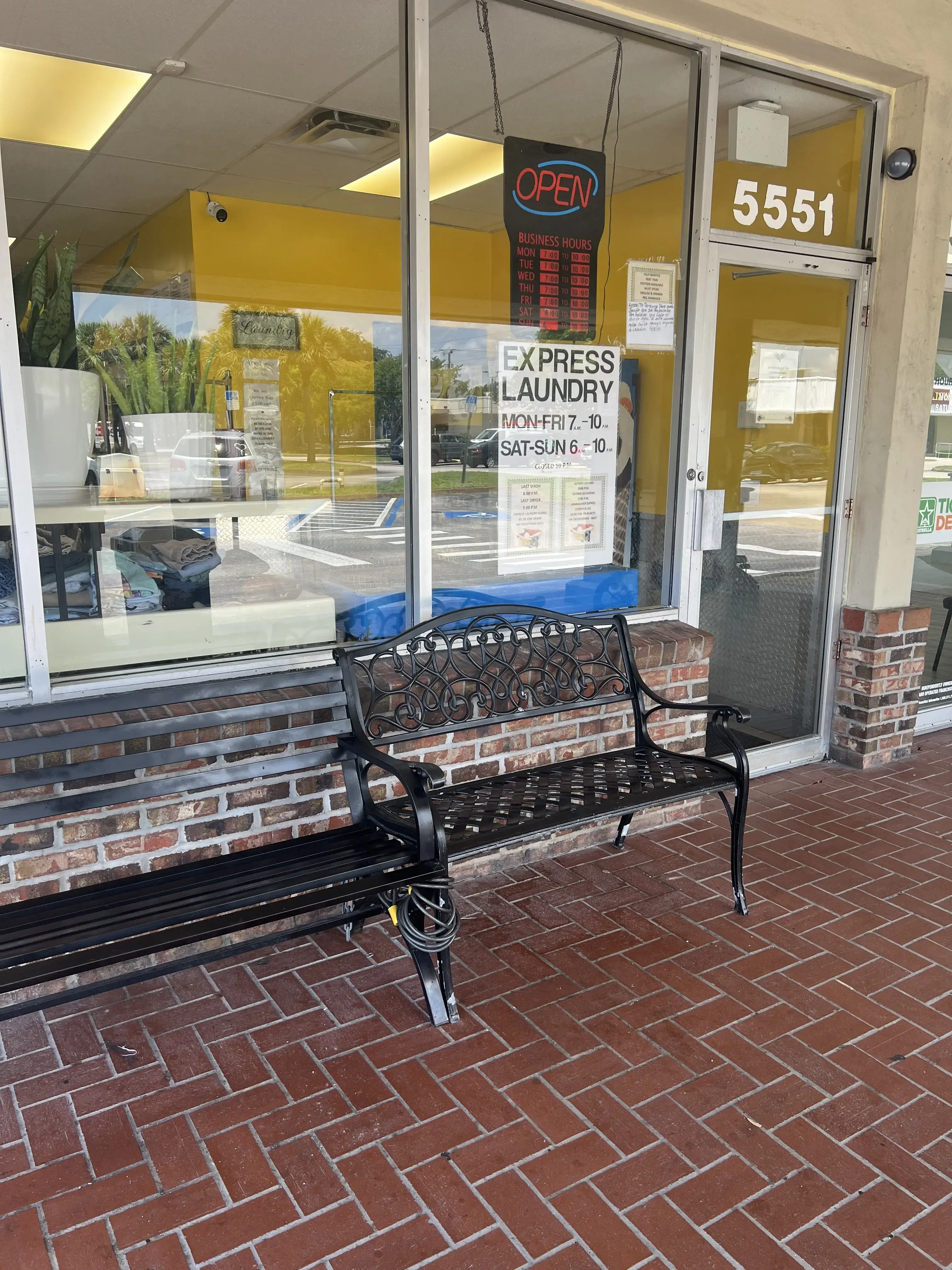 Express Laundry - Image 8