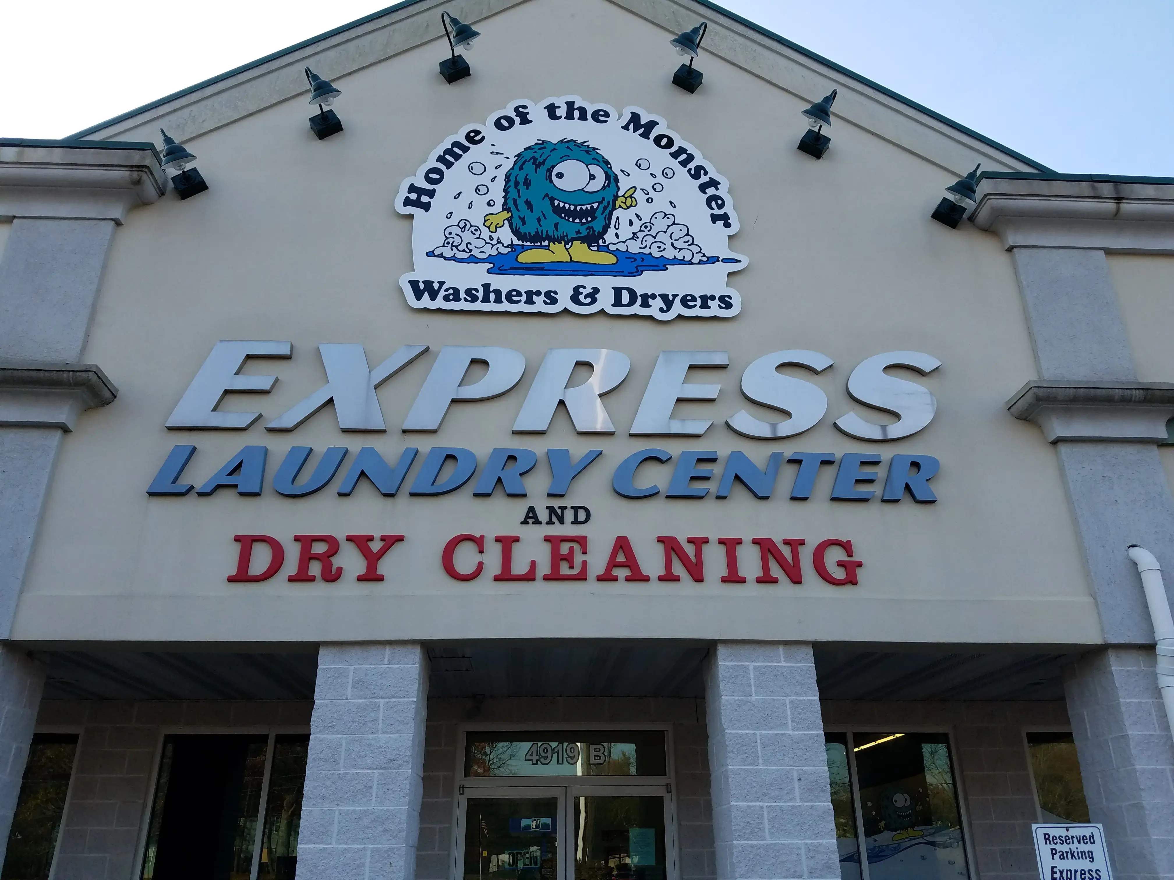 Express Laundry - Image 6