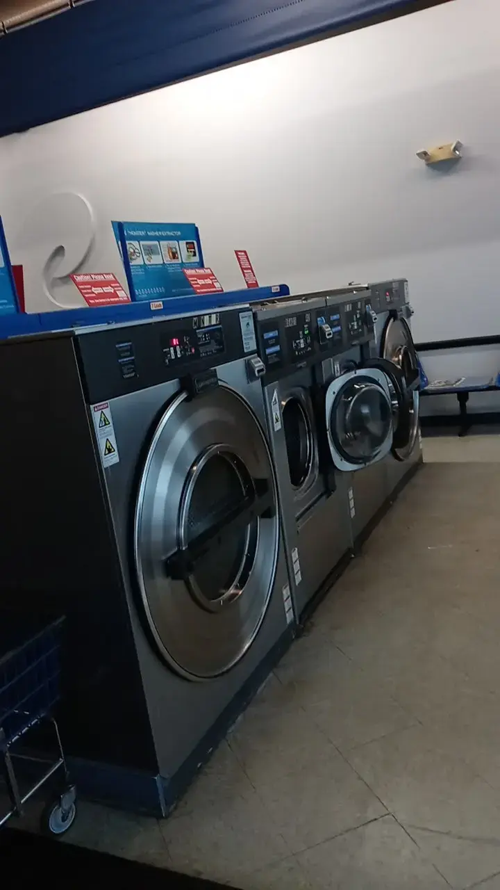 Express Laundry - Image 17