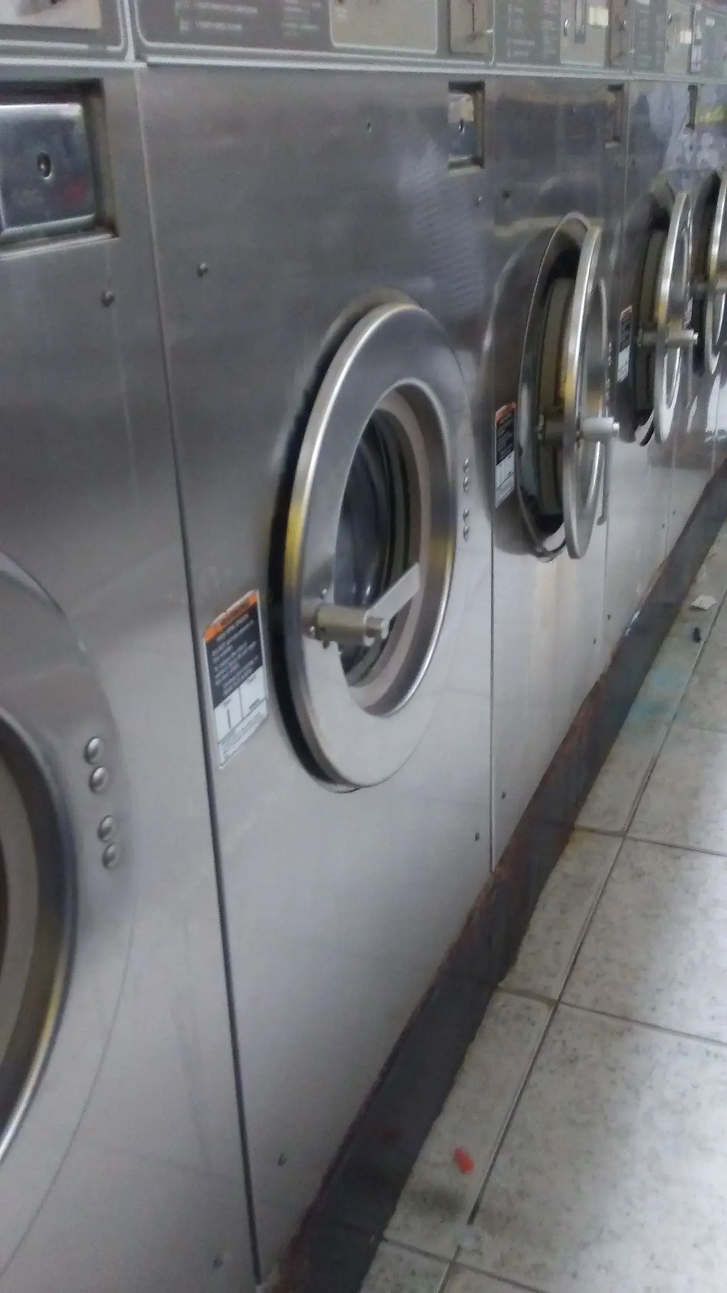 Express Laundry thumbnail 4
