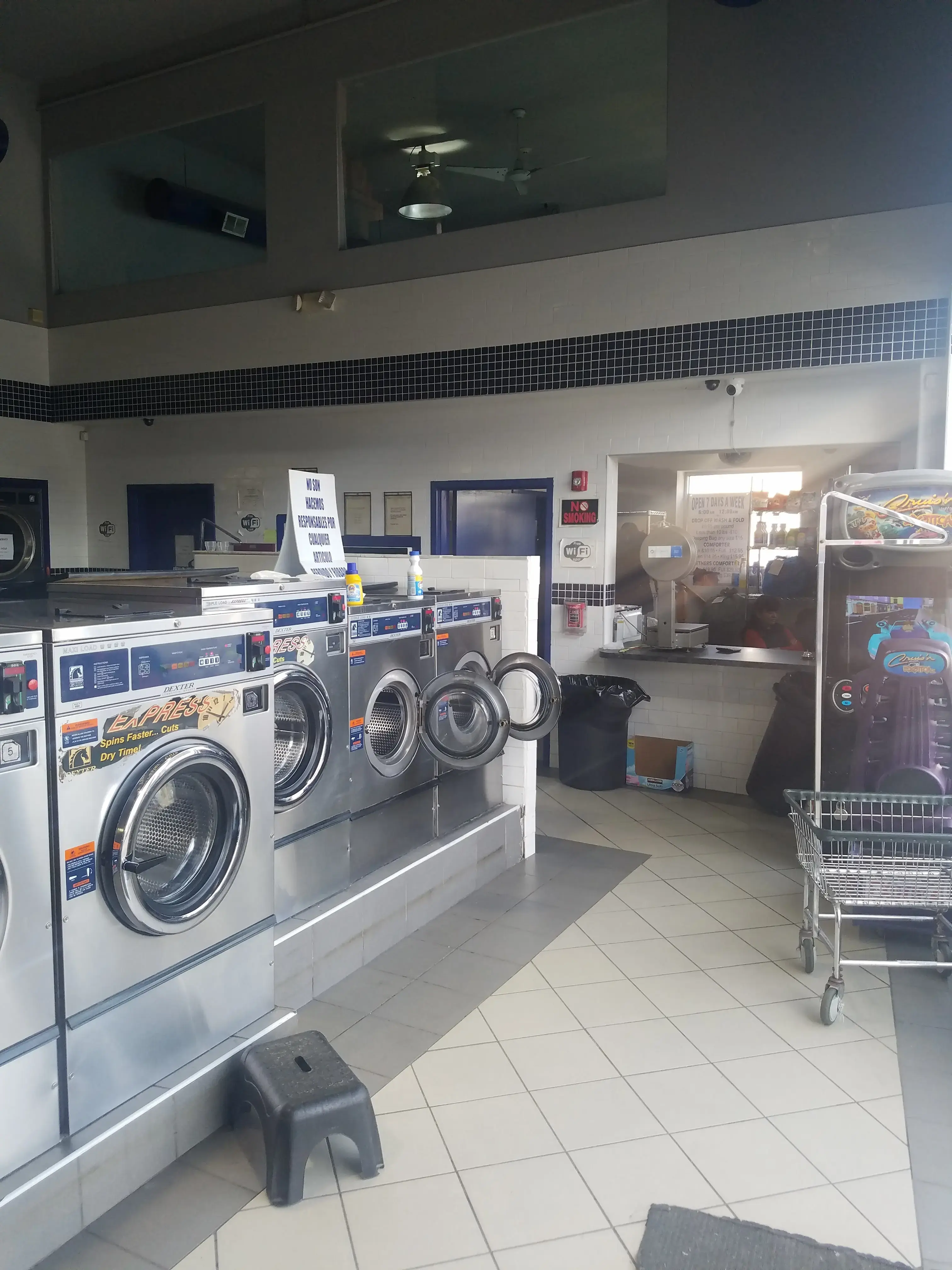 Express Laundry World - Image 13