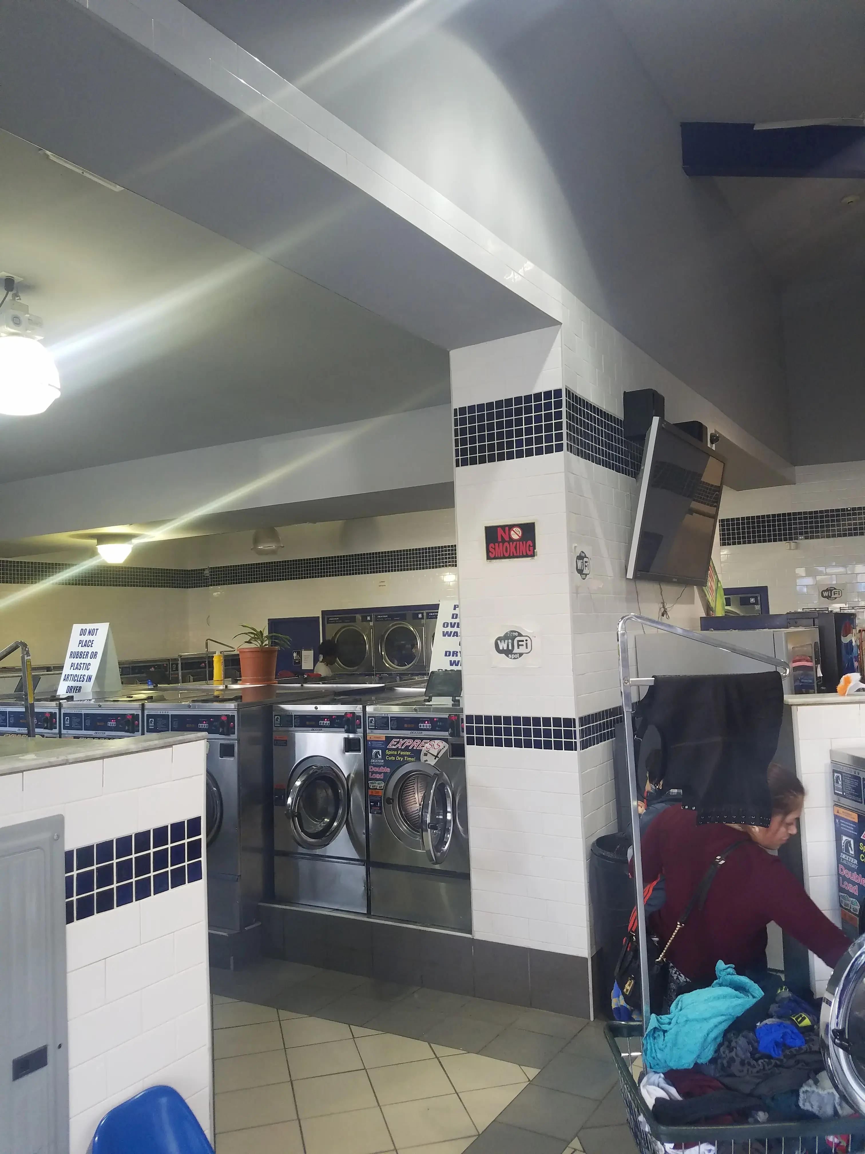 Express Laundry World thumbnail 12