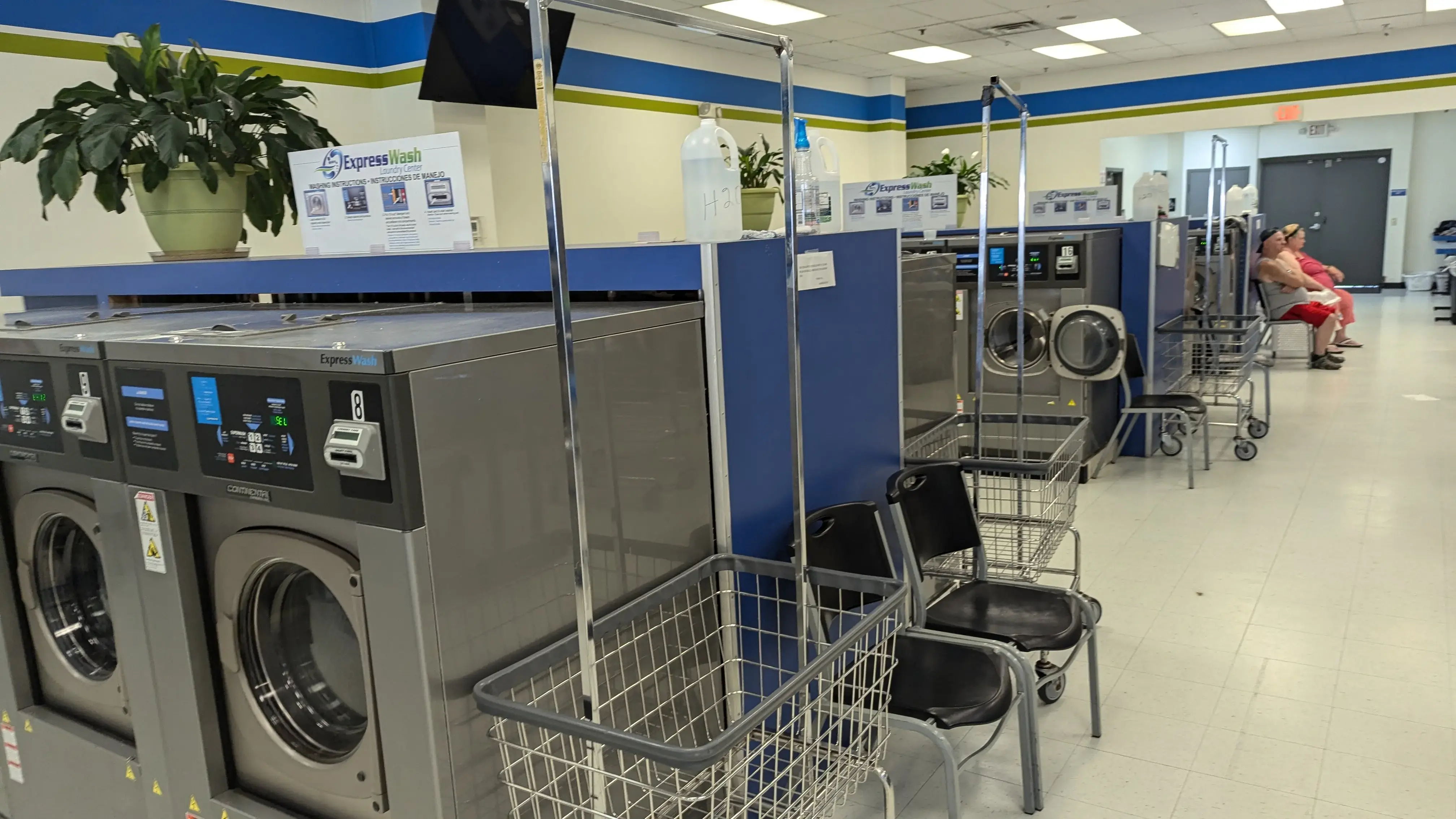 ExpressWash Laundry Center - Image 9