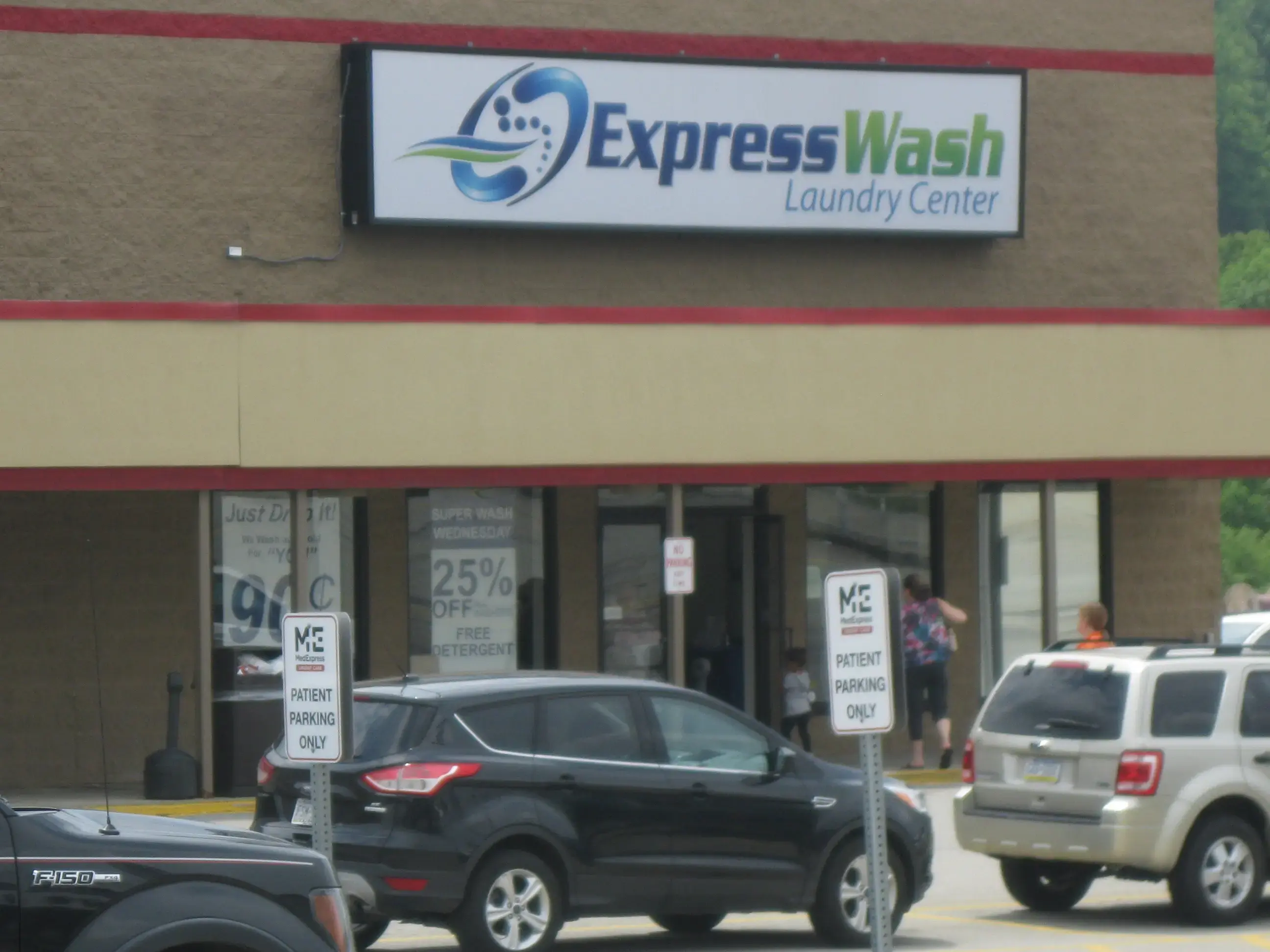 ExpressWash Laundry Center - Image 13