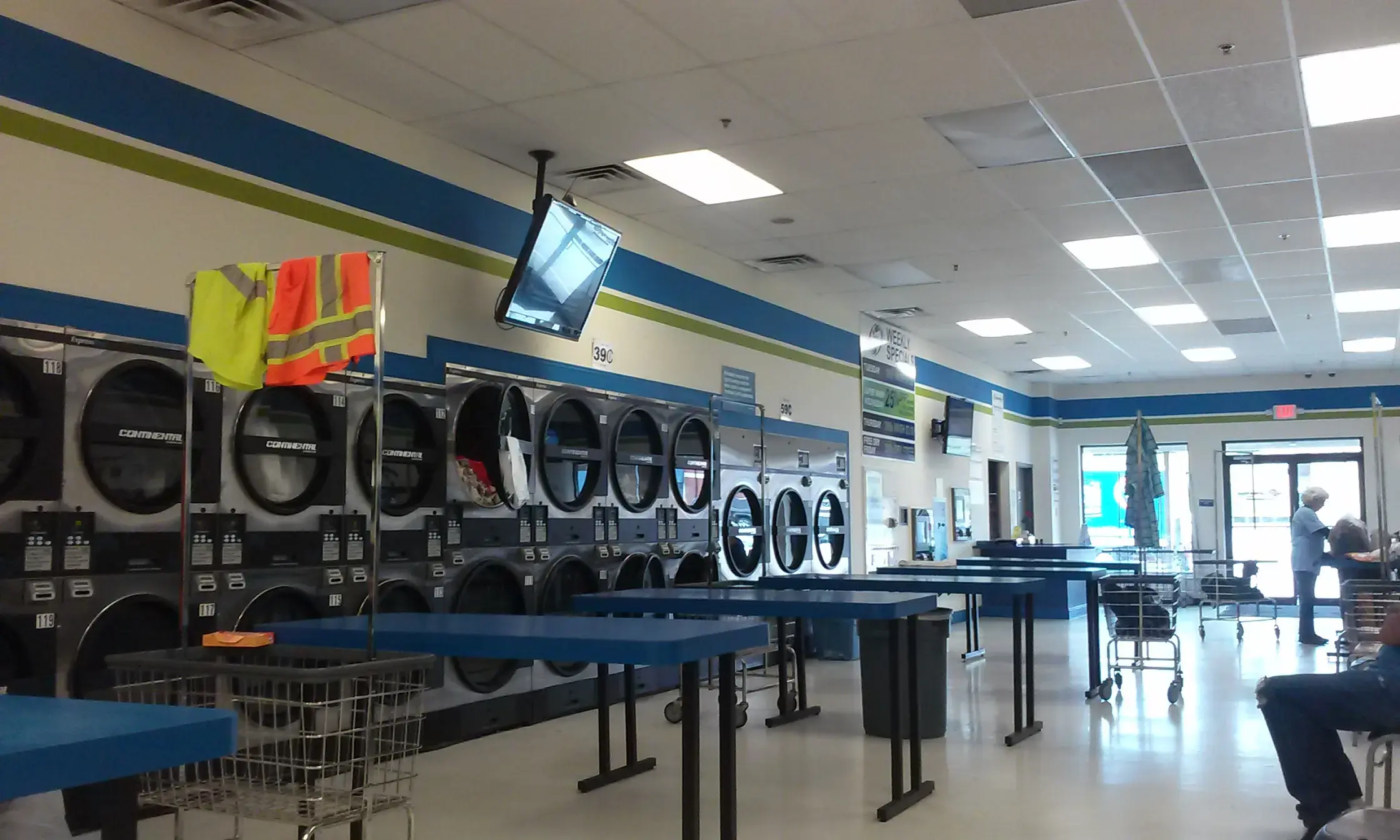 ExpressWash Laundry Center - Image 11