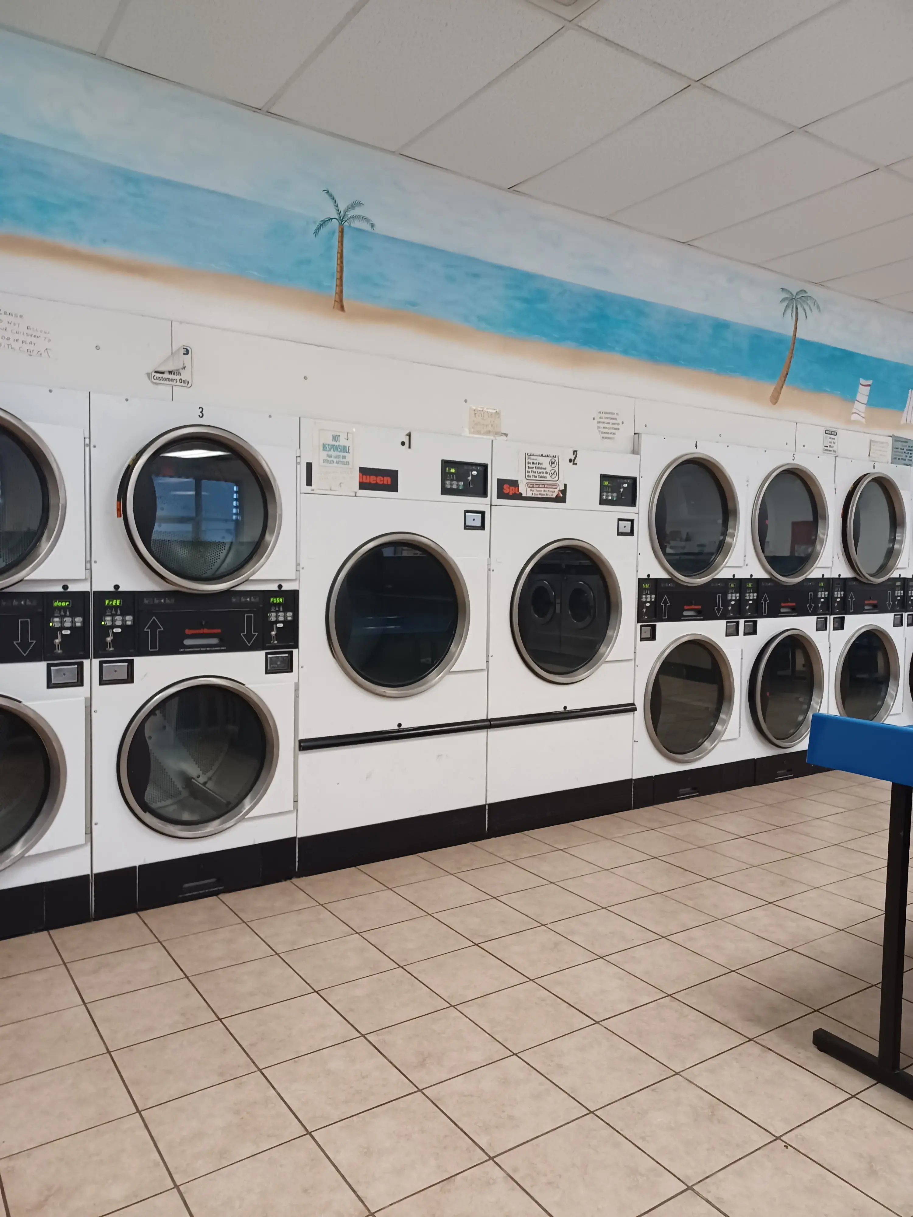 Extremely Clean Laundromat location