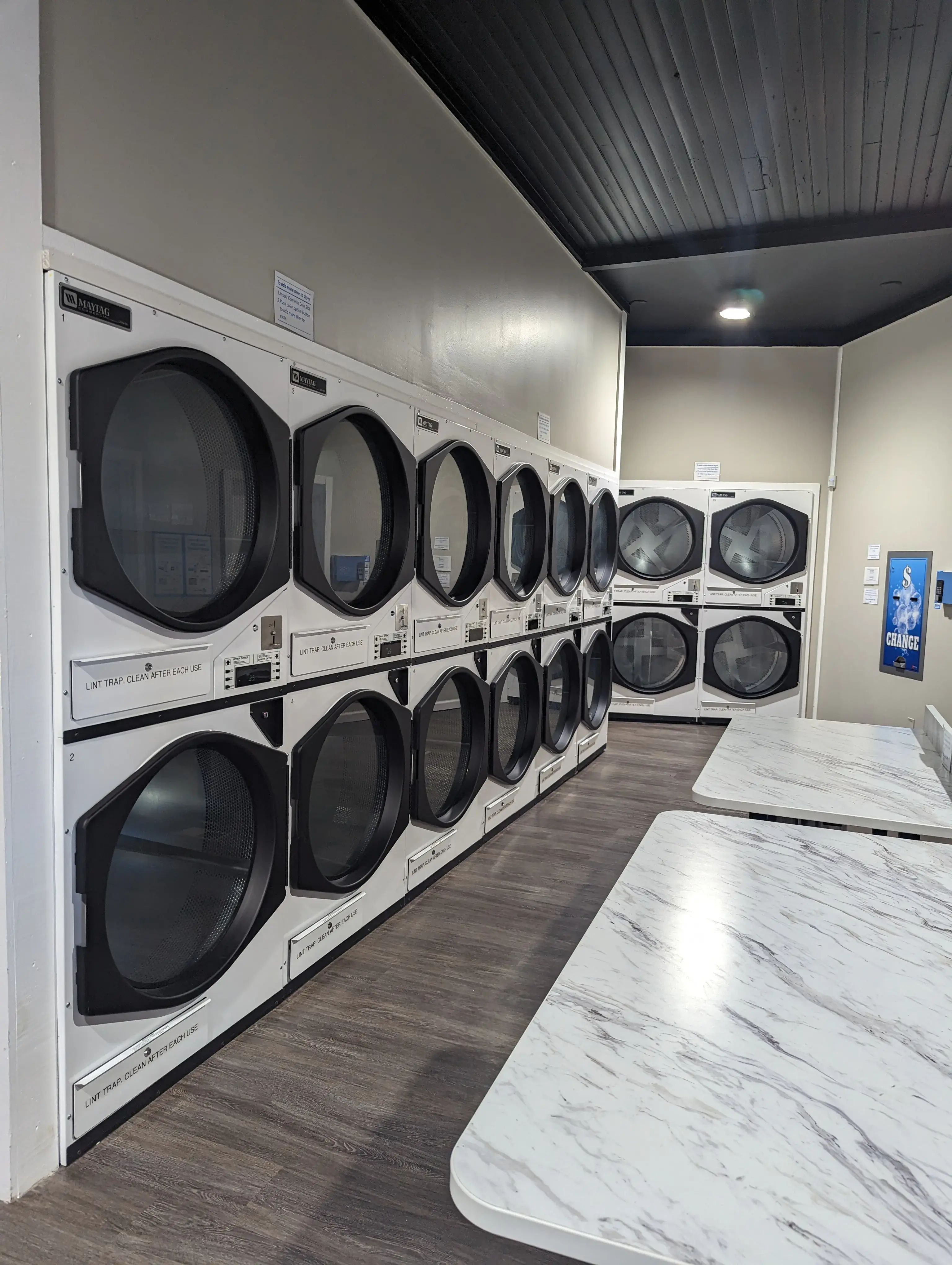 EZ Clean Laundromat - Image 14