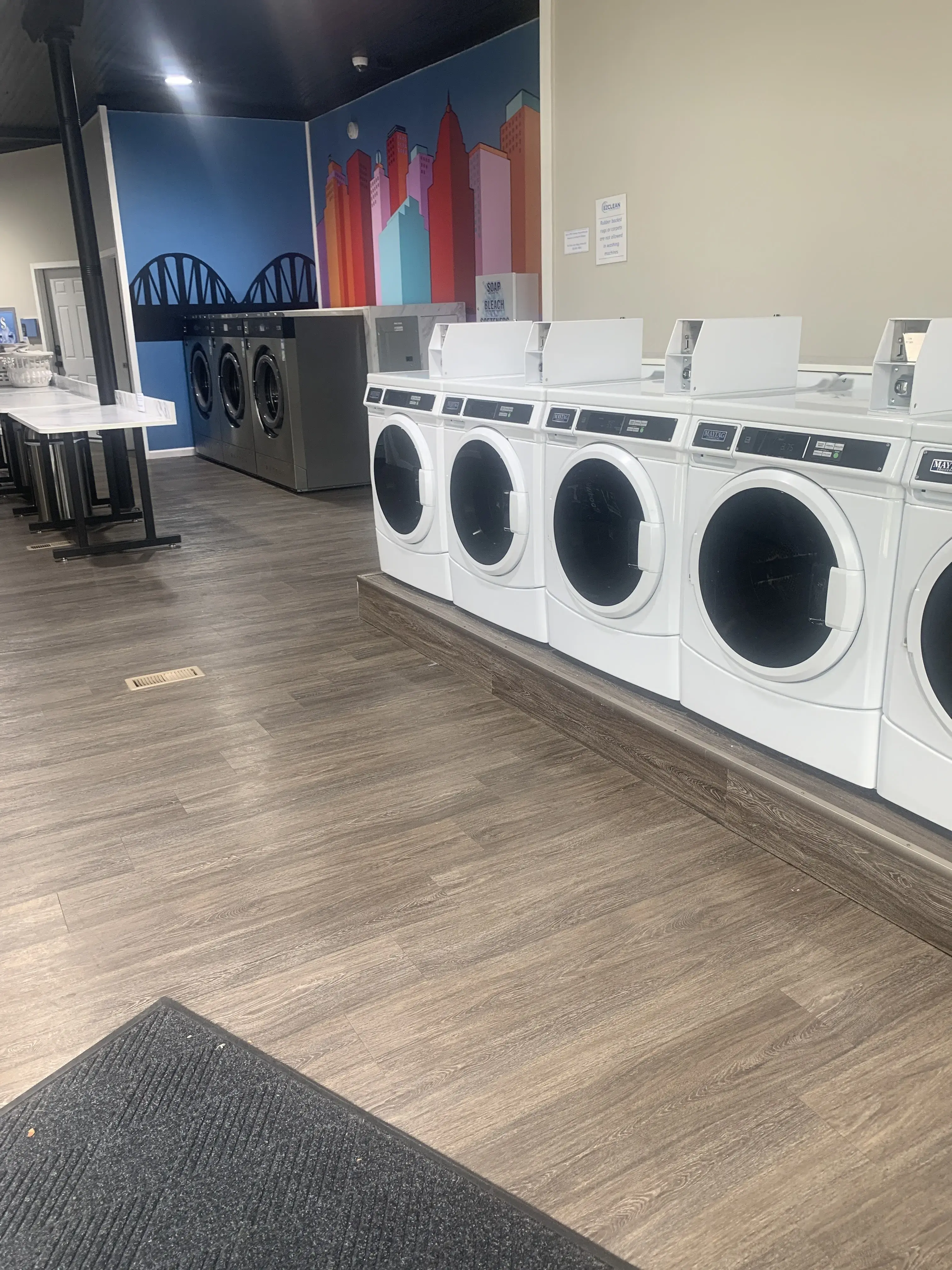 EZ Clean Laundromat thumbnail 16