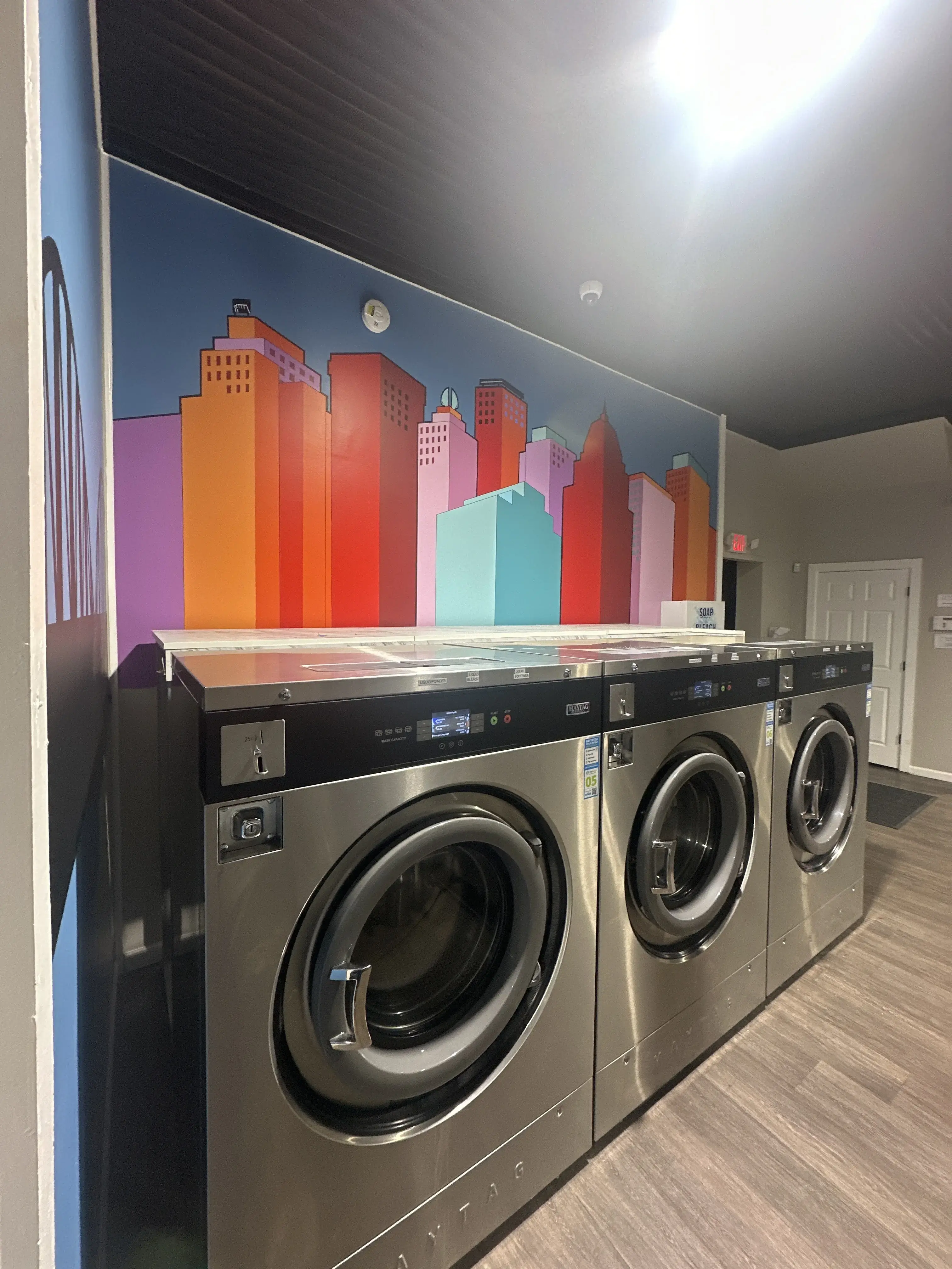 EZ Clean Laundromat thumbnail 9