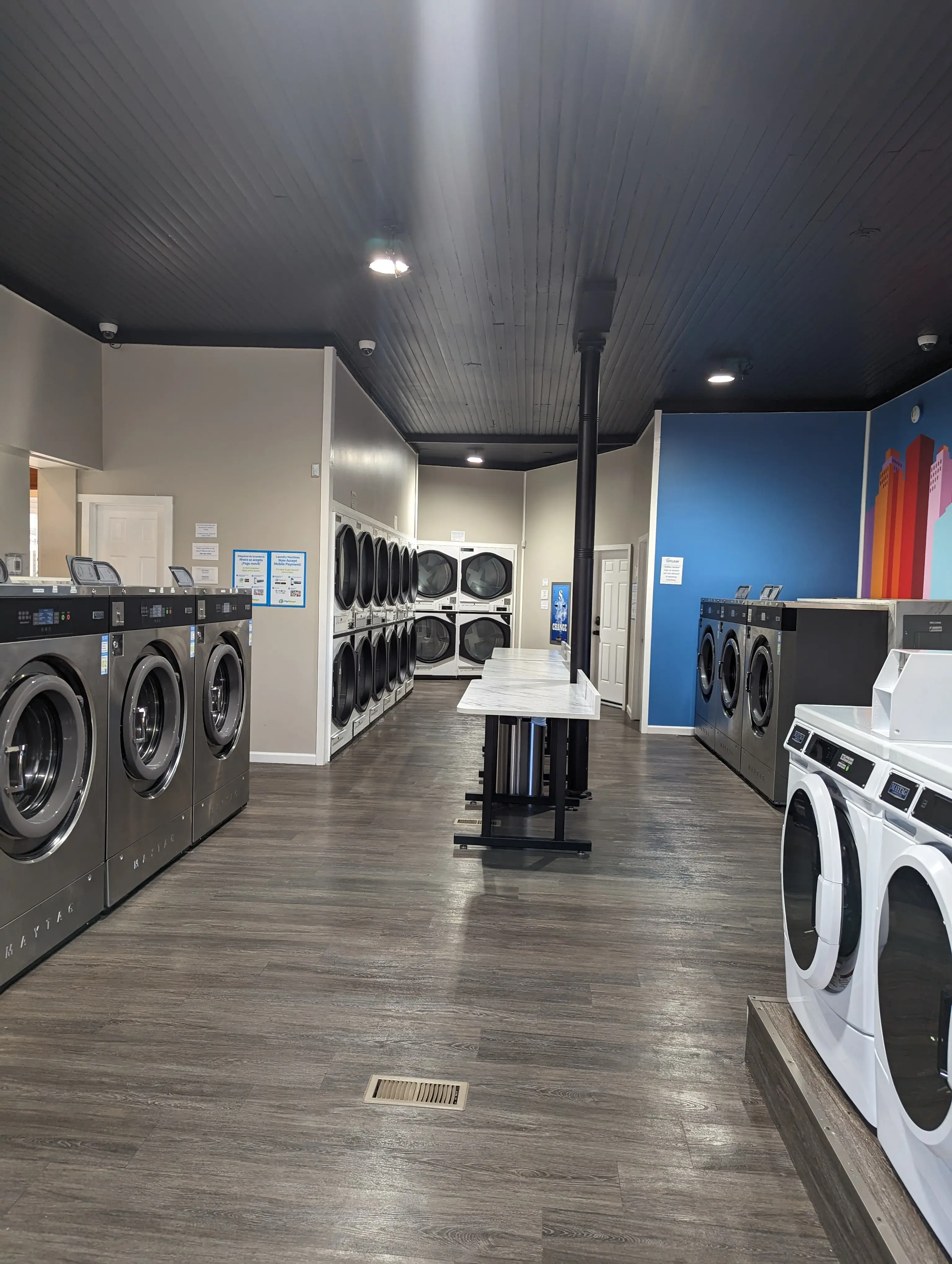 EZ Clean Laundromat thumbnail 18