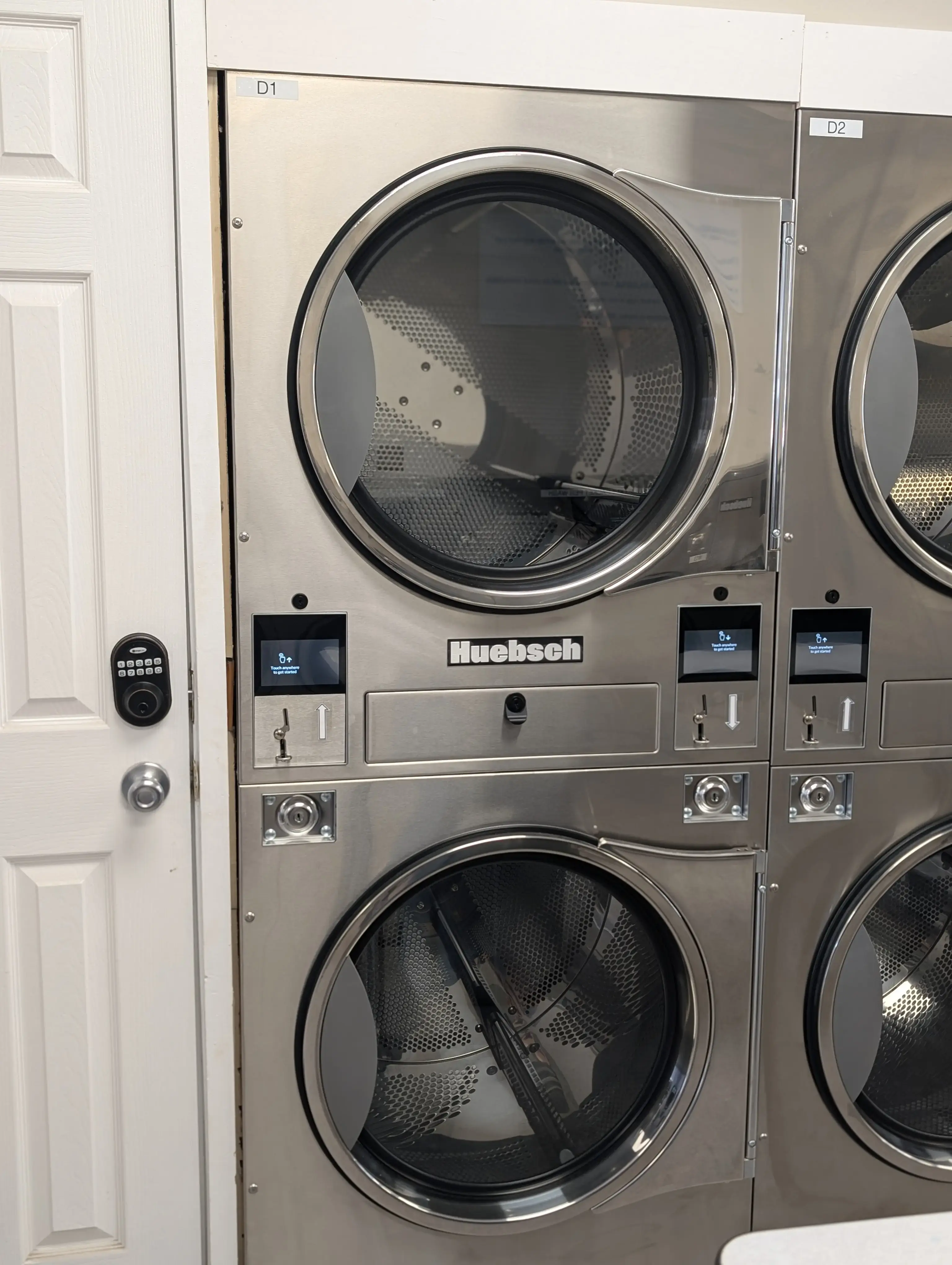 EZ Clean Laundromat - Image 3