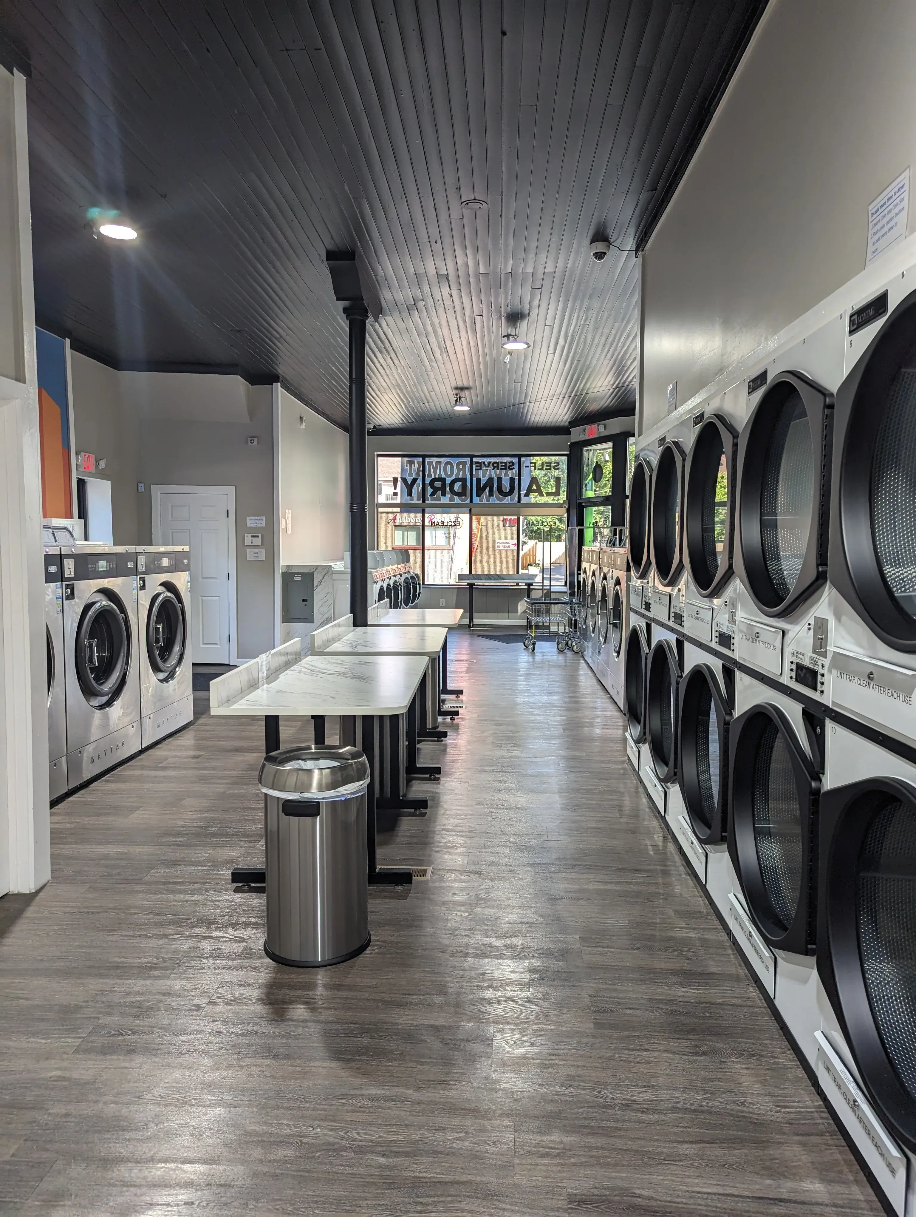 EZ Clean Laundromat - Image 13