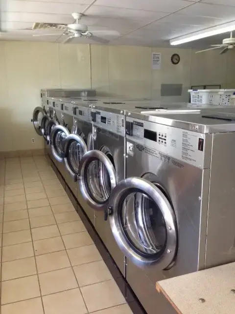 EZ Coin Laundry - Image 2
