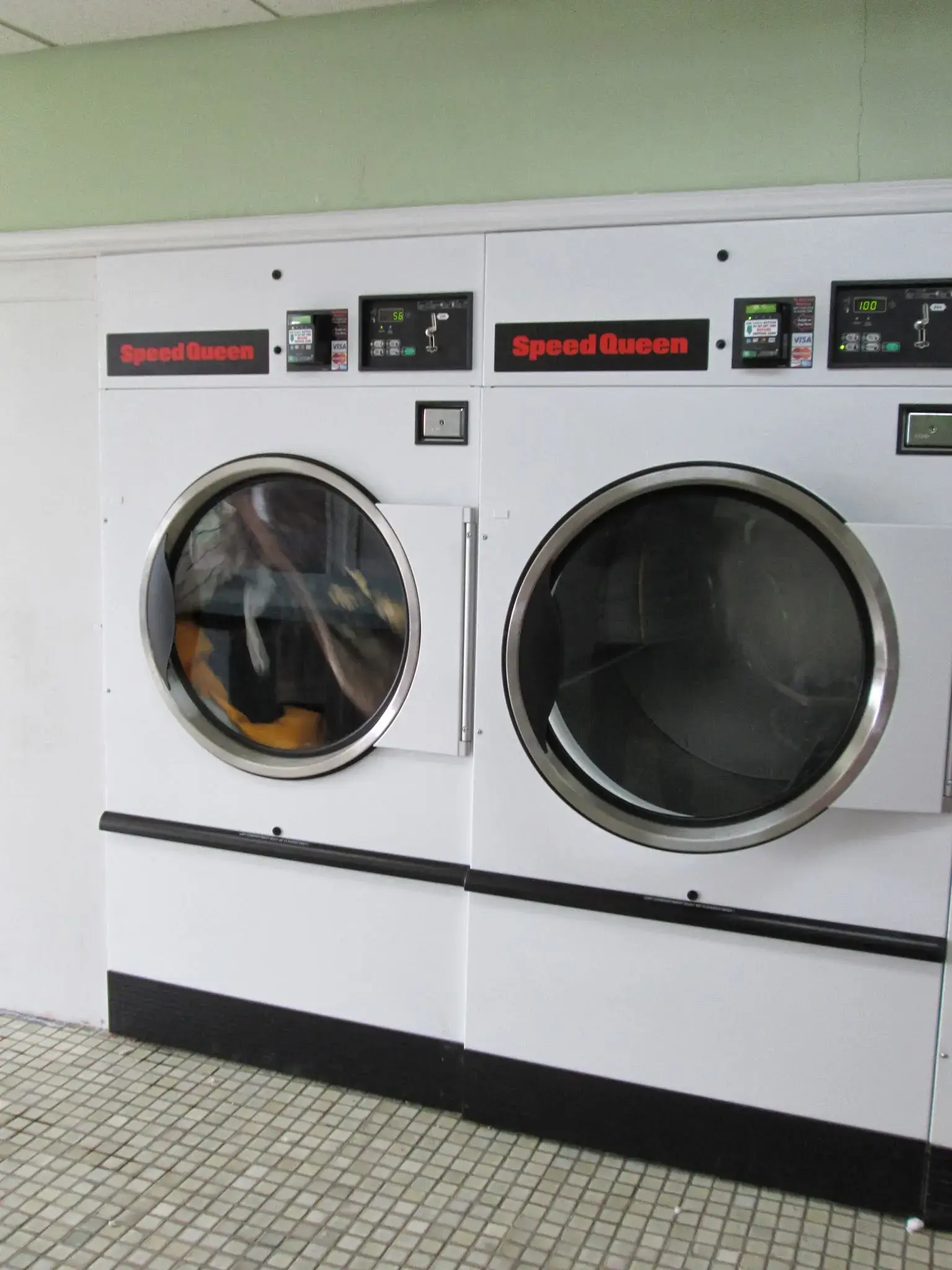 EZ Laundromat - Image 20