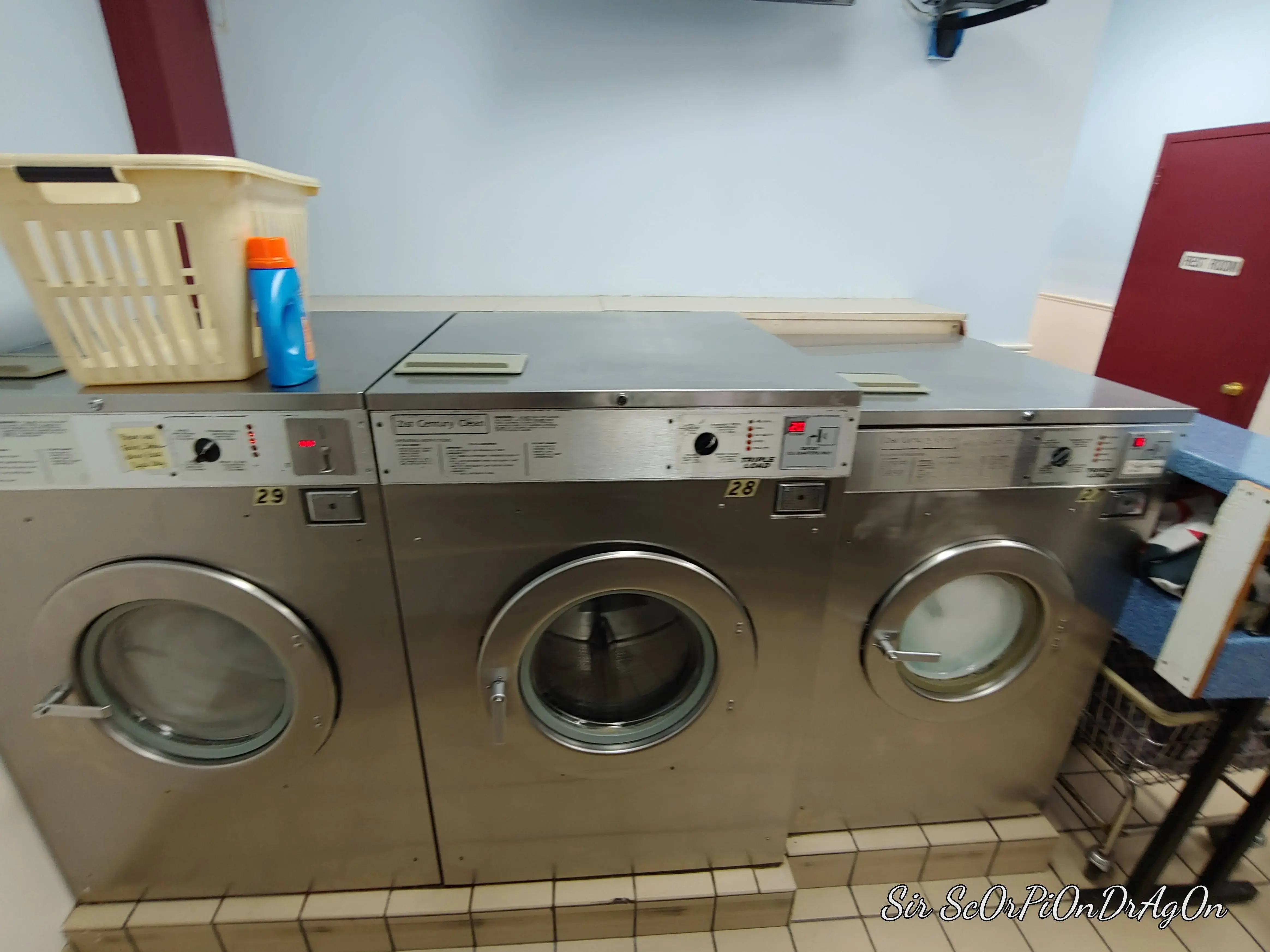 EZ LAUNDRY & DRY CLEANING - Image 10