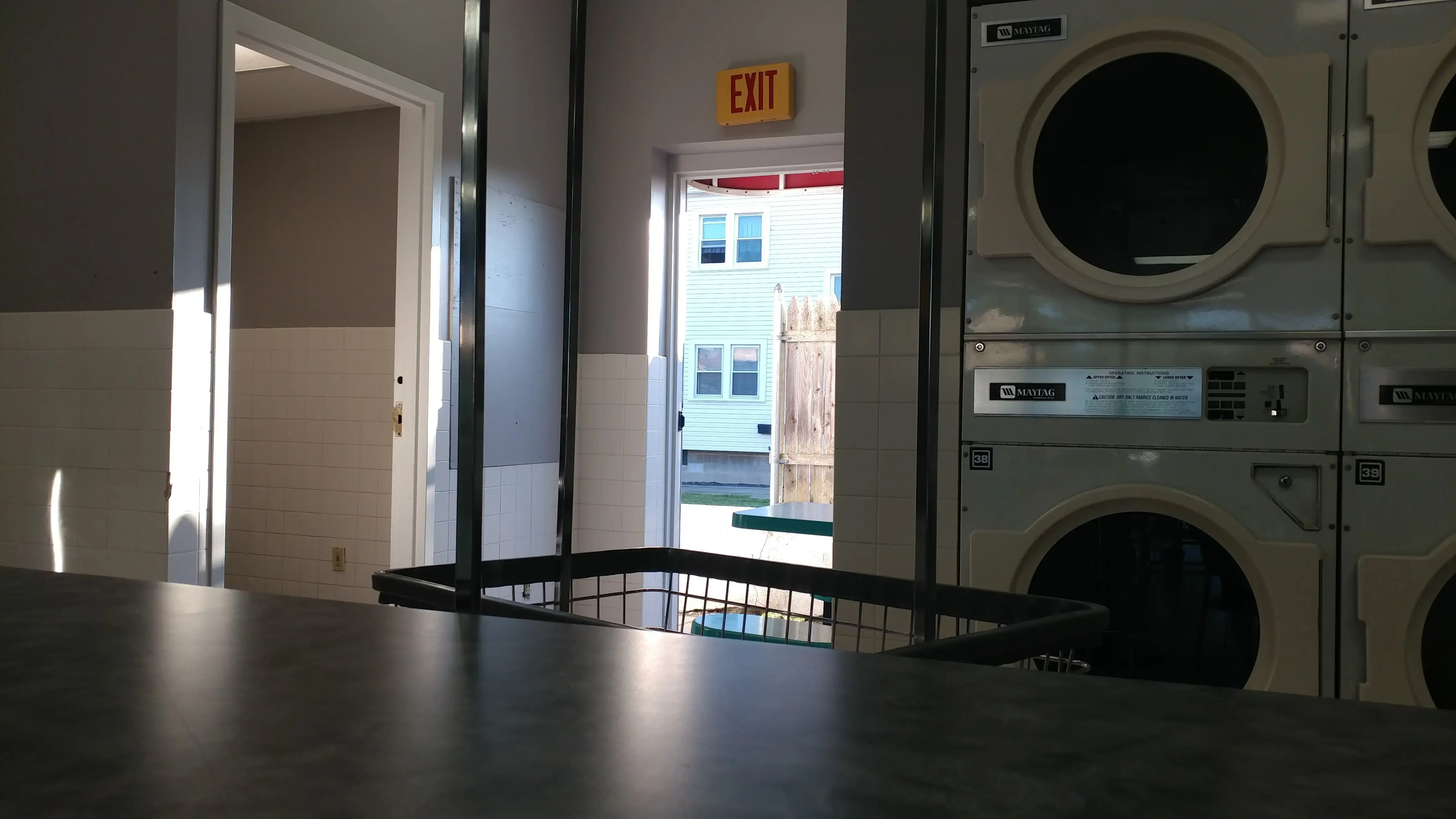 EZ Wash Laundry - Image 7