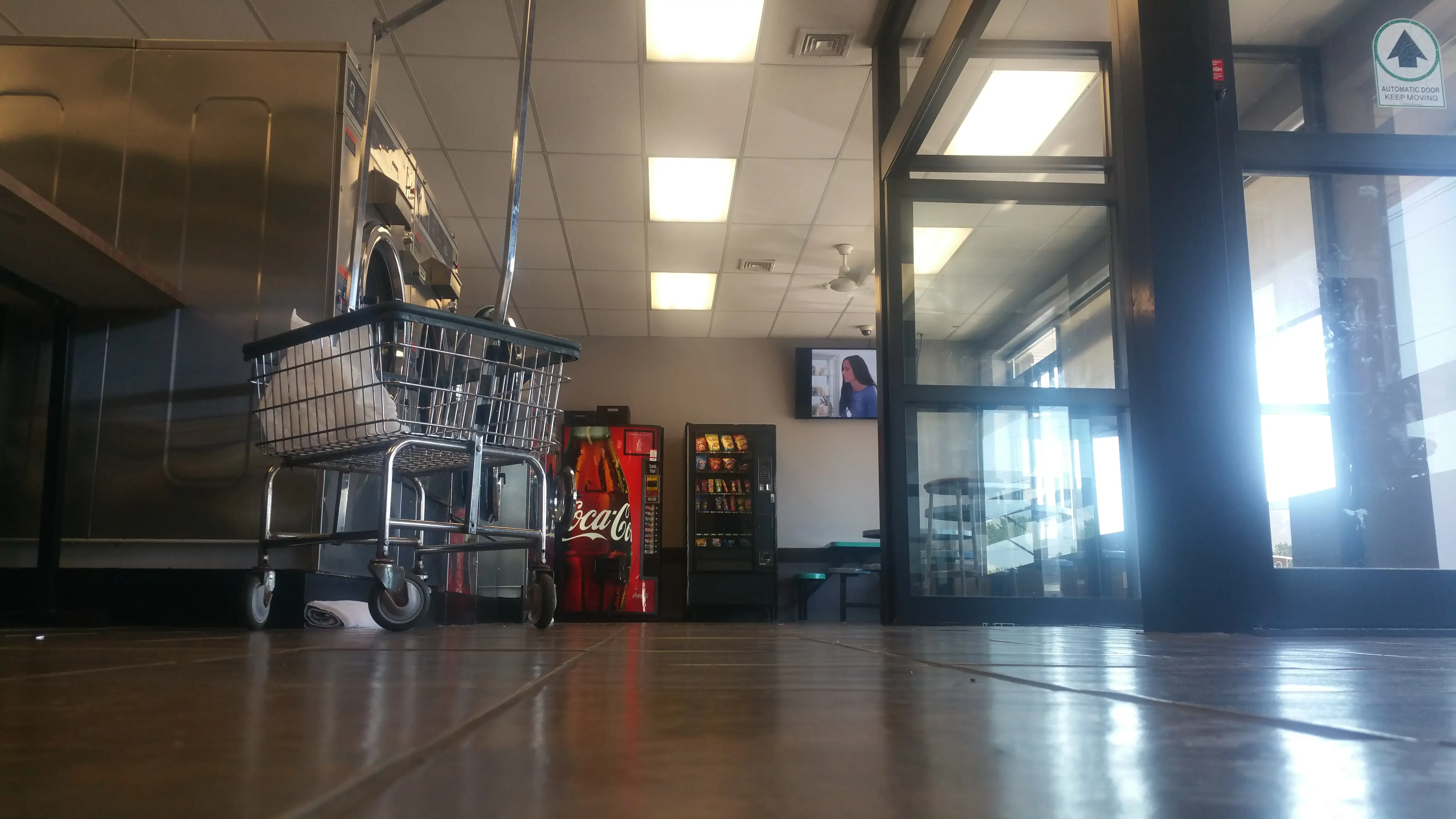 EZ Wash Laundry - Image 7