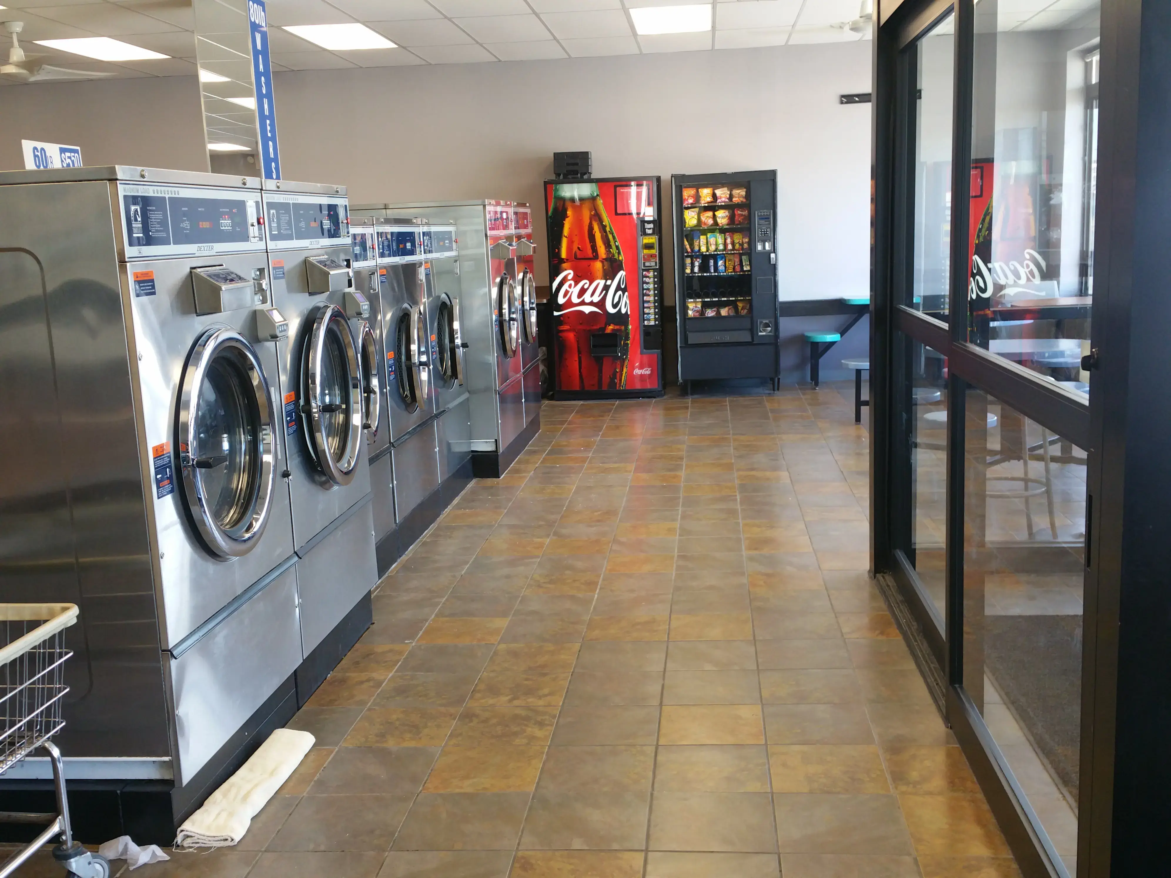 EZ Wash Laundry - Image 17