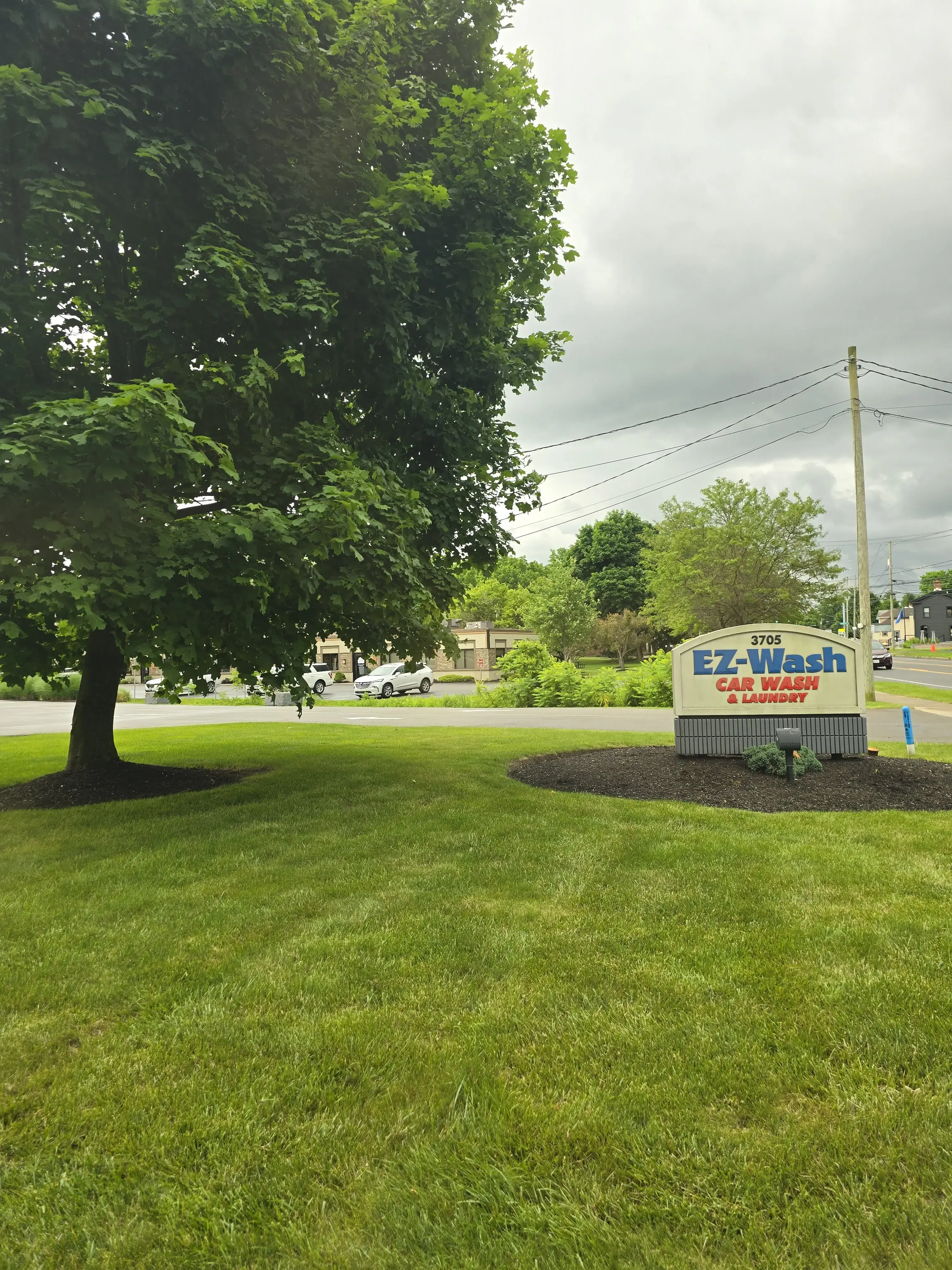 EZ Wash Laundry - Image 9