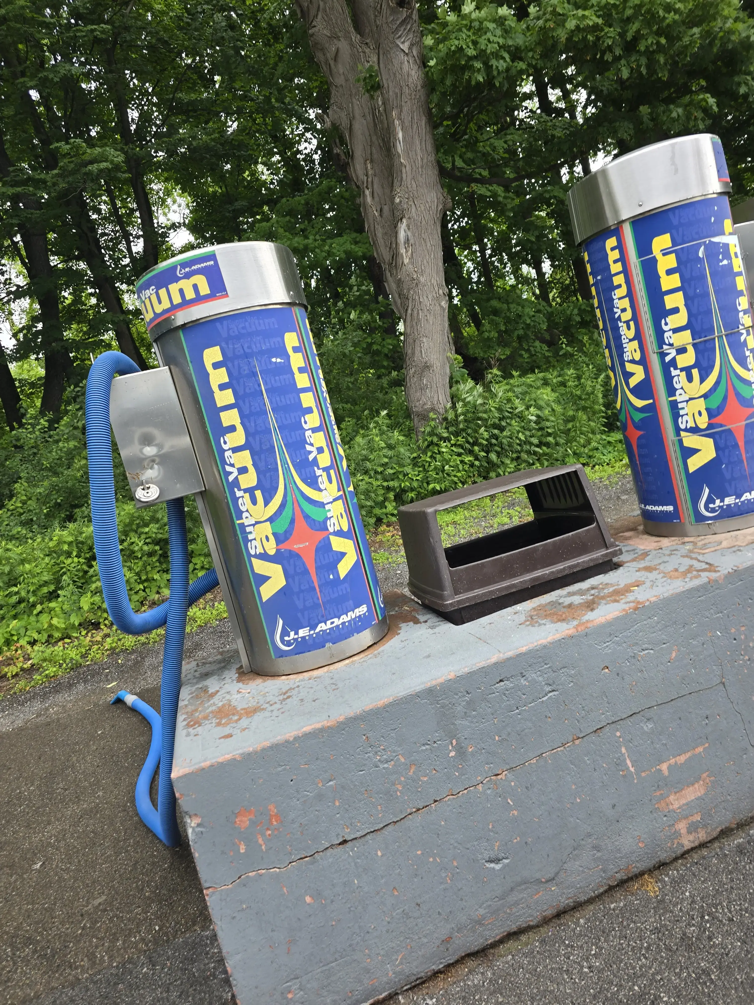 EZ Wash Laundry - Image 14