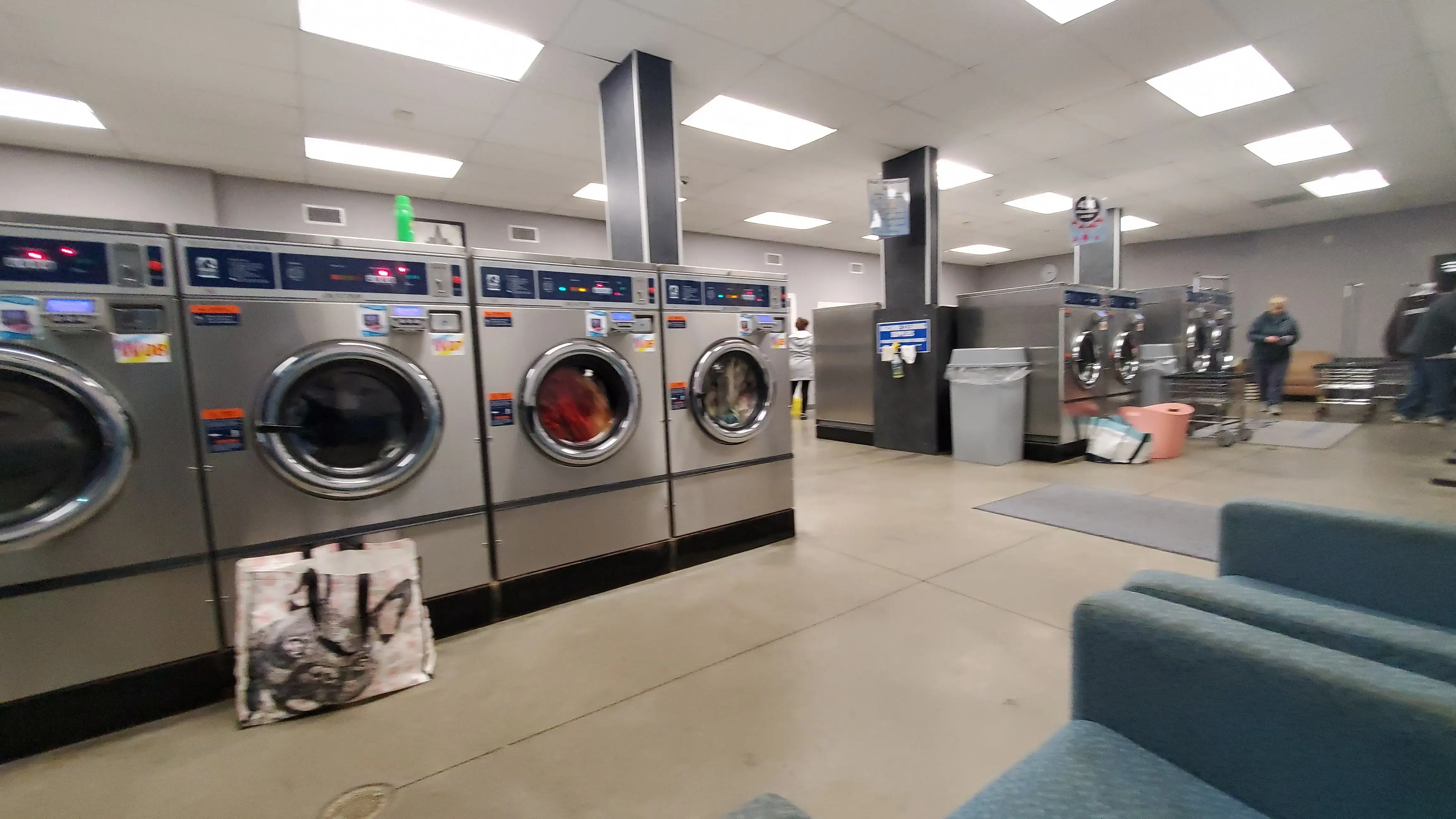 EZ Wash Laundry - Image 1
