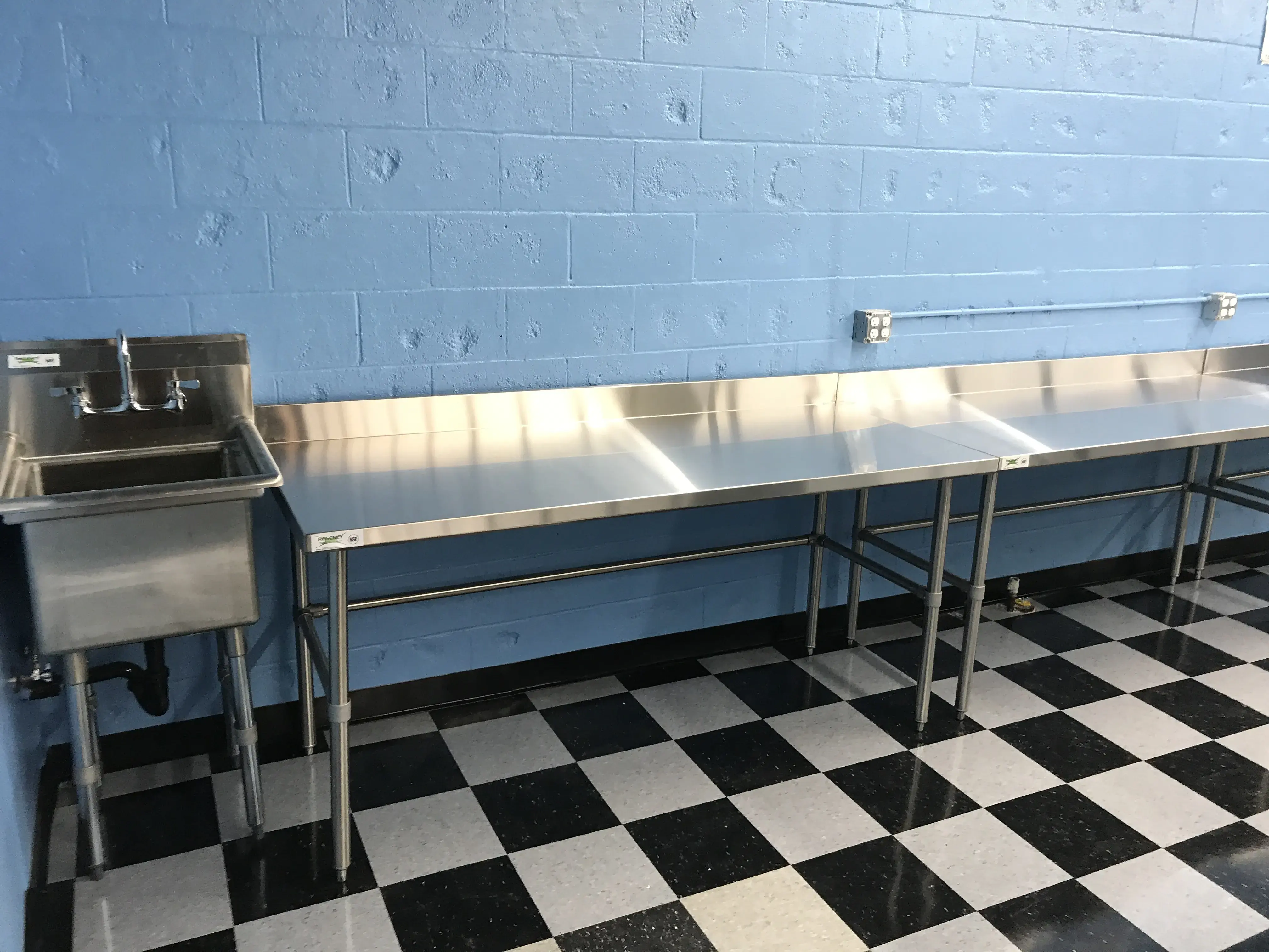 EZ Wash Laundry - Image 4