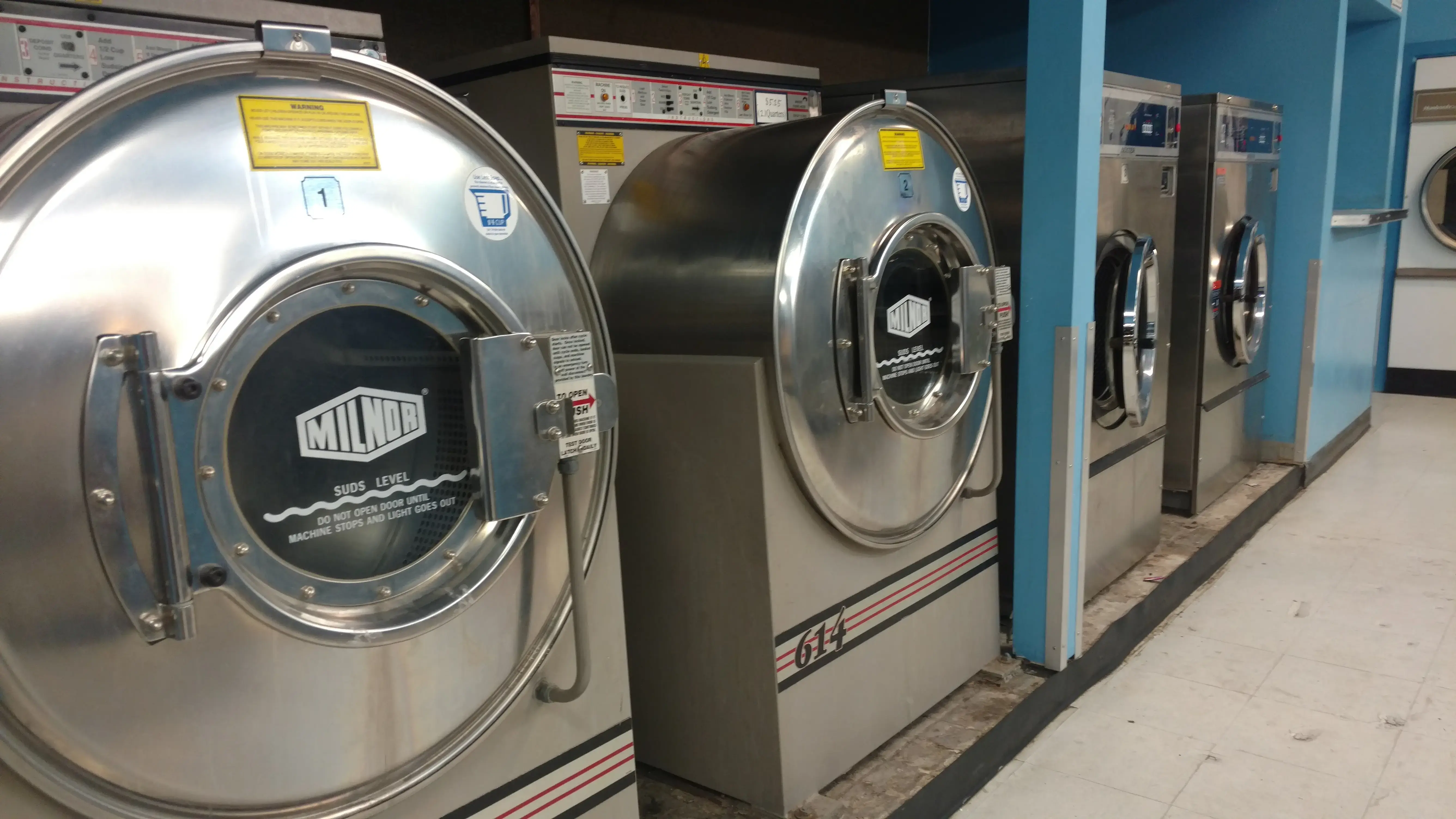 EZ Wash Laundry - Image 6
