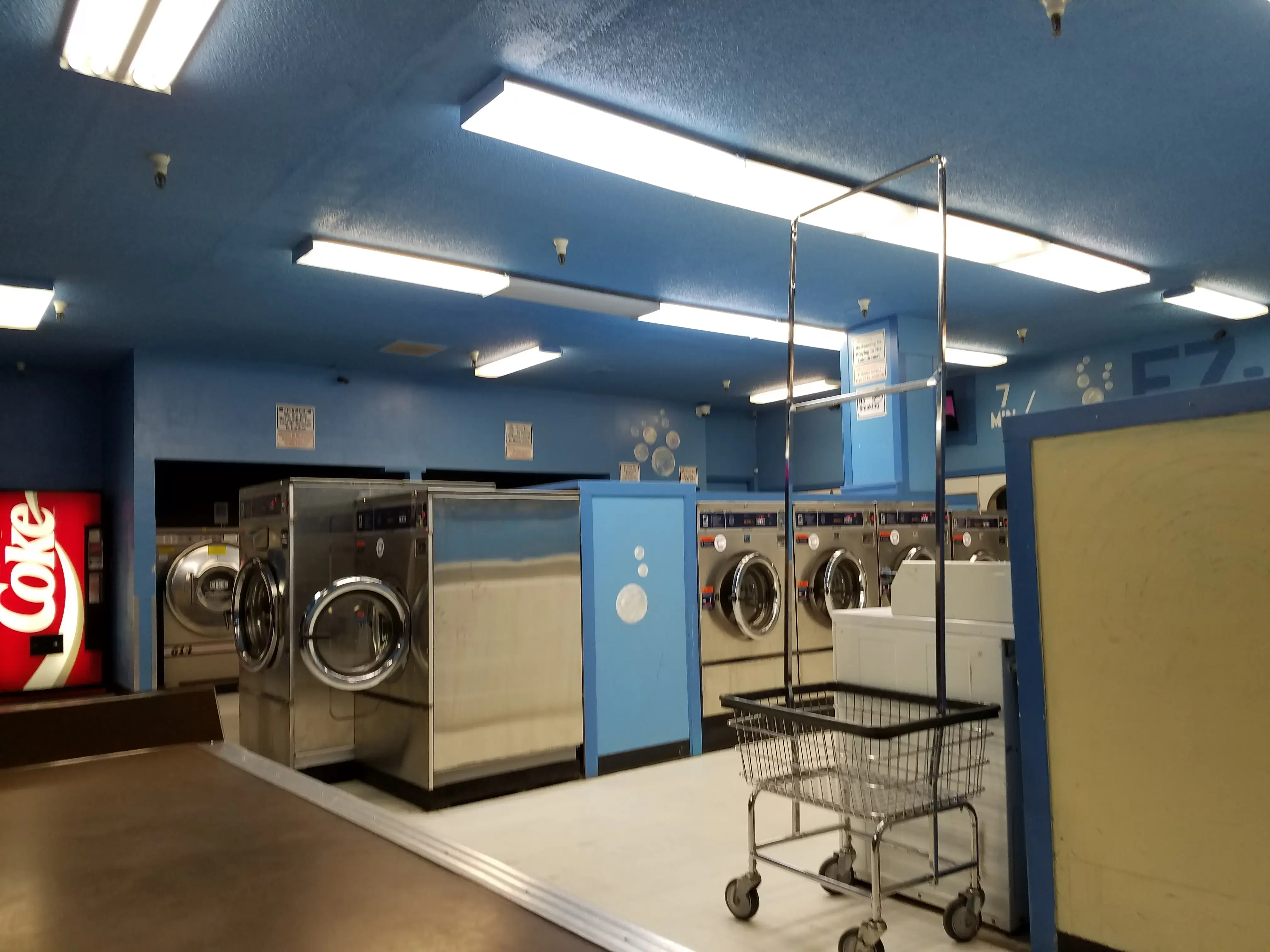 EZ Wash Laundry - Image 18