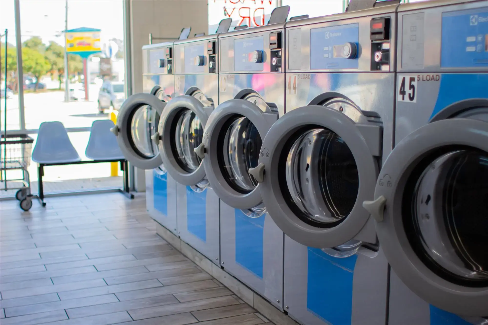 EZ WASH N DRY - Laundromat in Arlington TX thumbnail 4