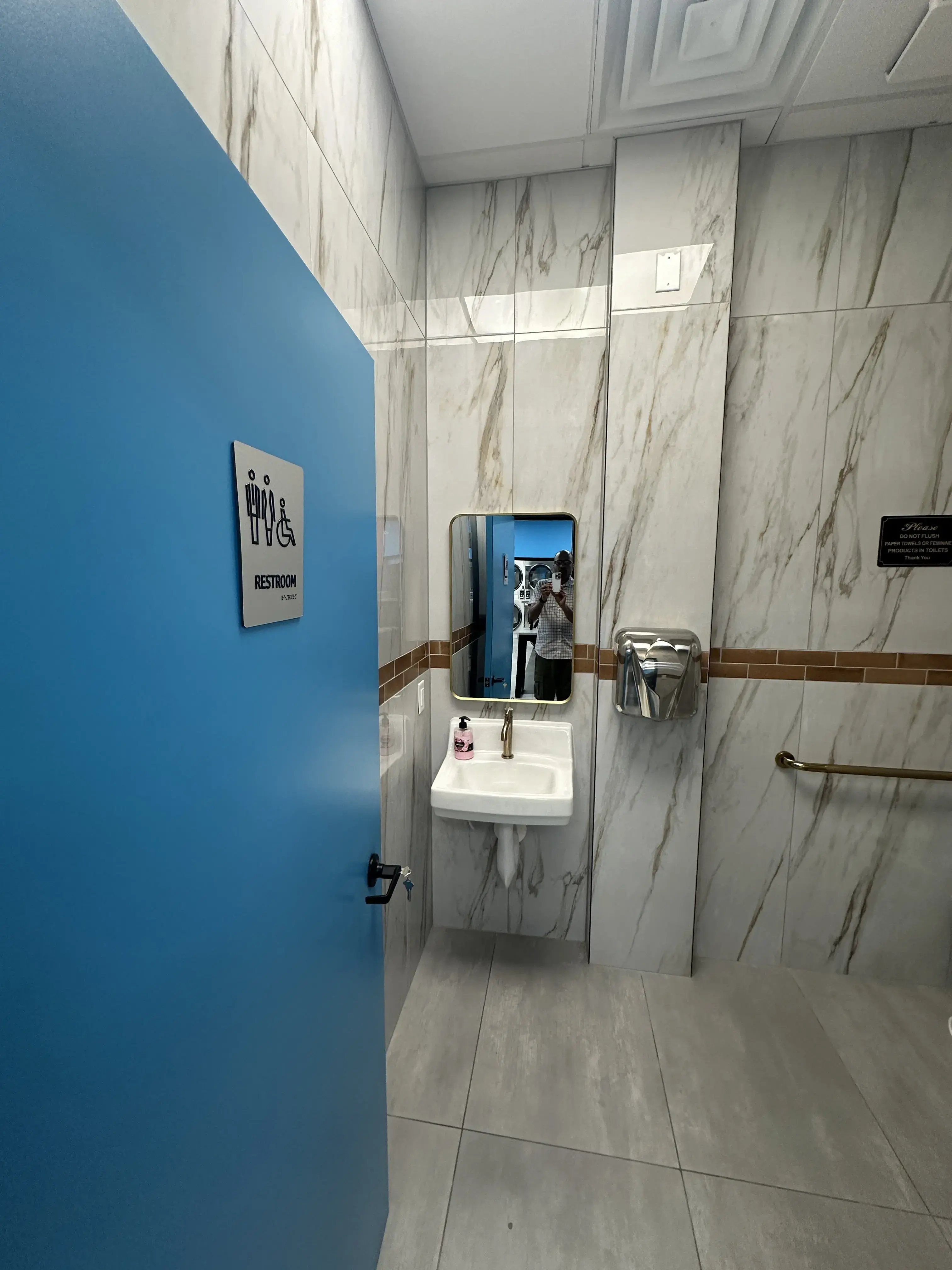 EZEE LAUNDROMAT - Image 16