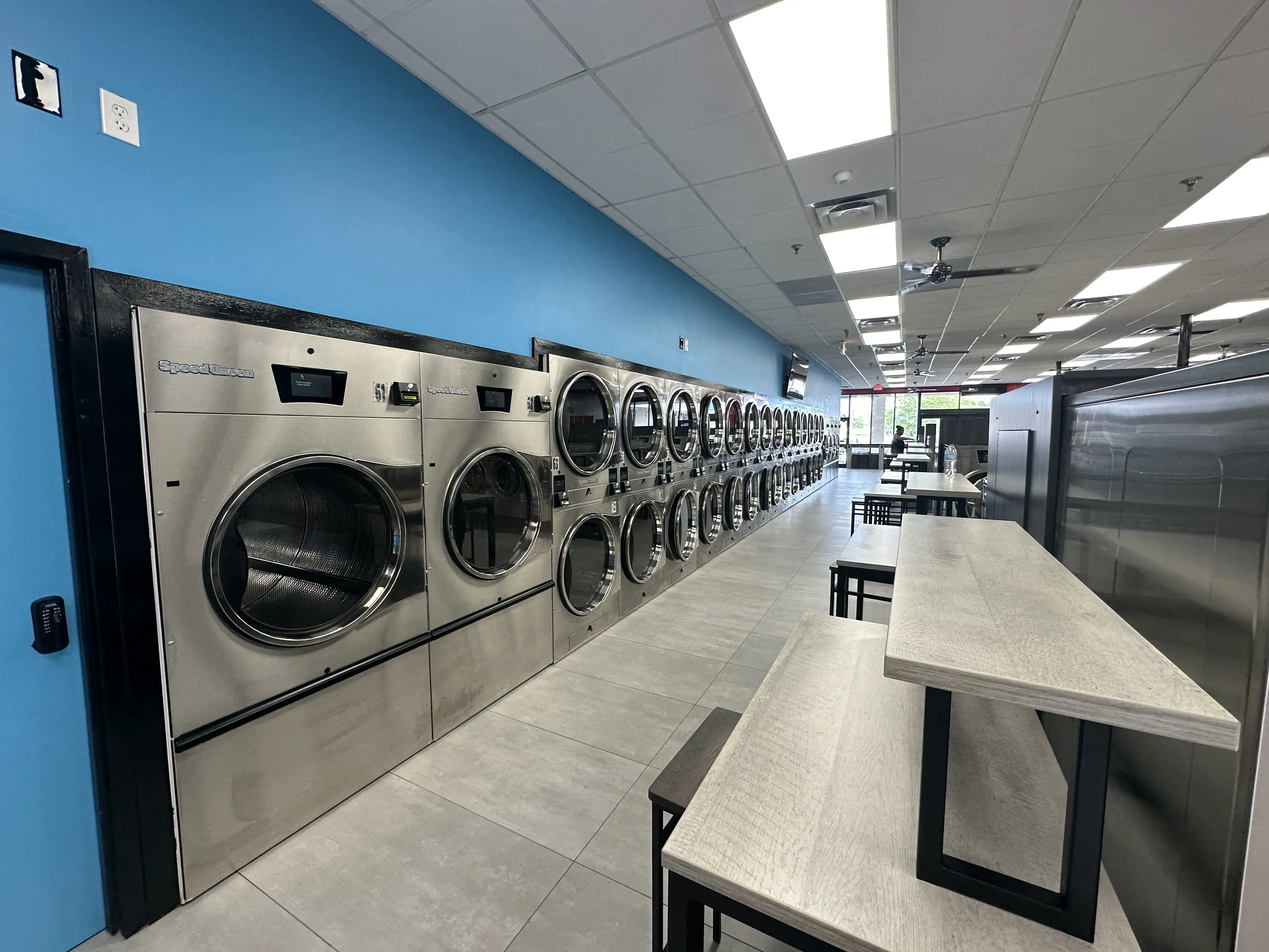 EZEE LAUNDROMAT - Image 2