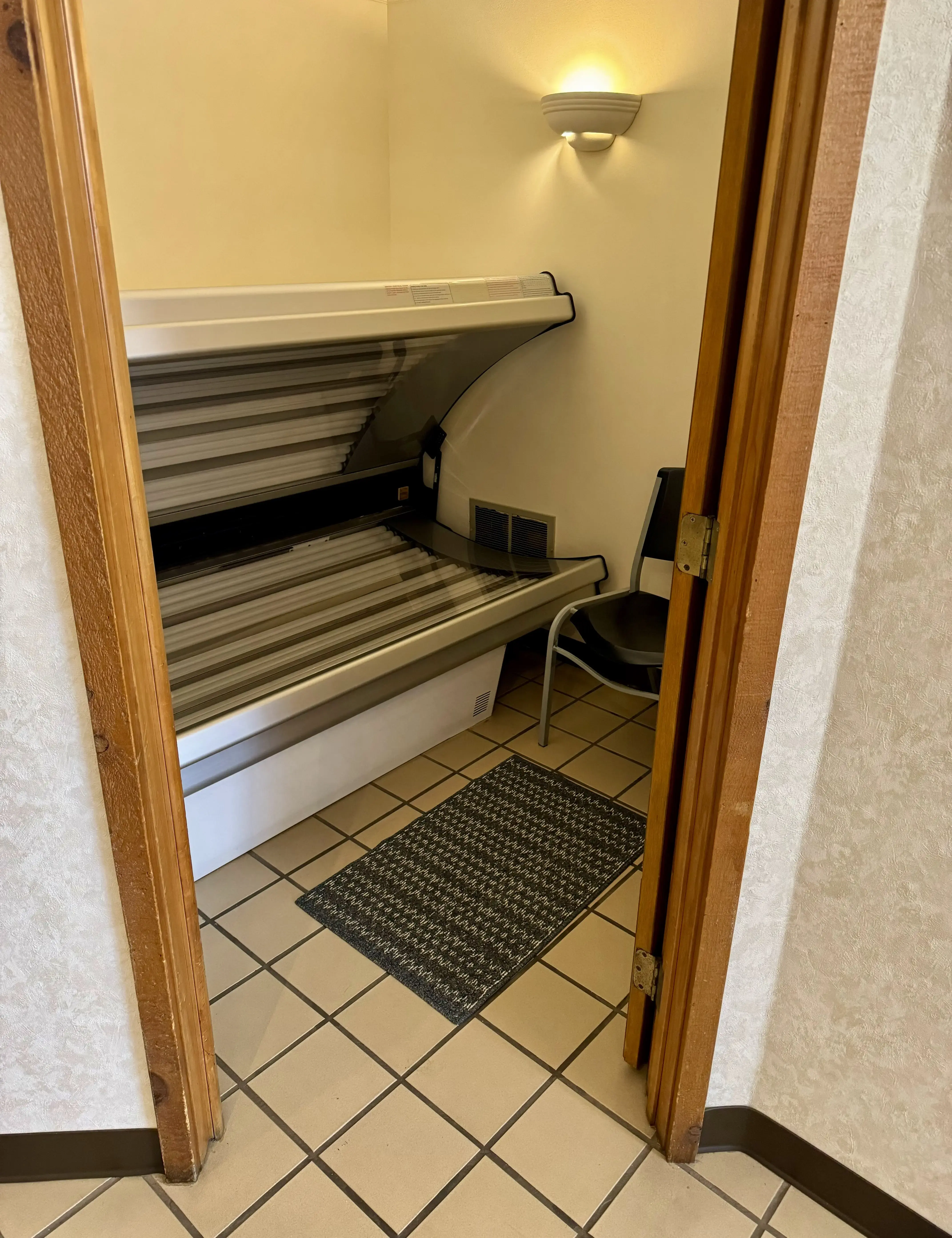 FabriCare Express Laundry and Dry Cleaning - Image 9