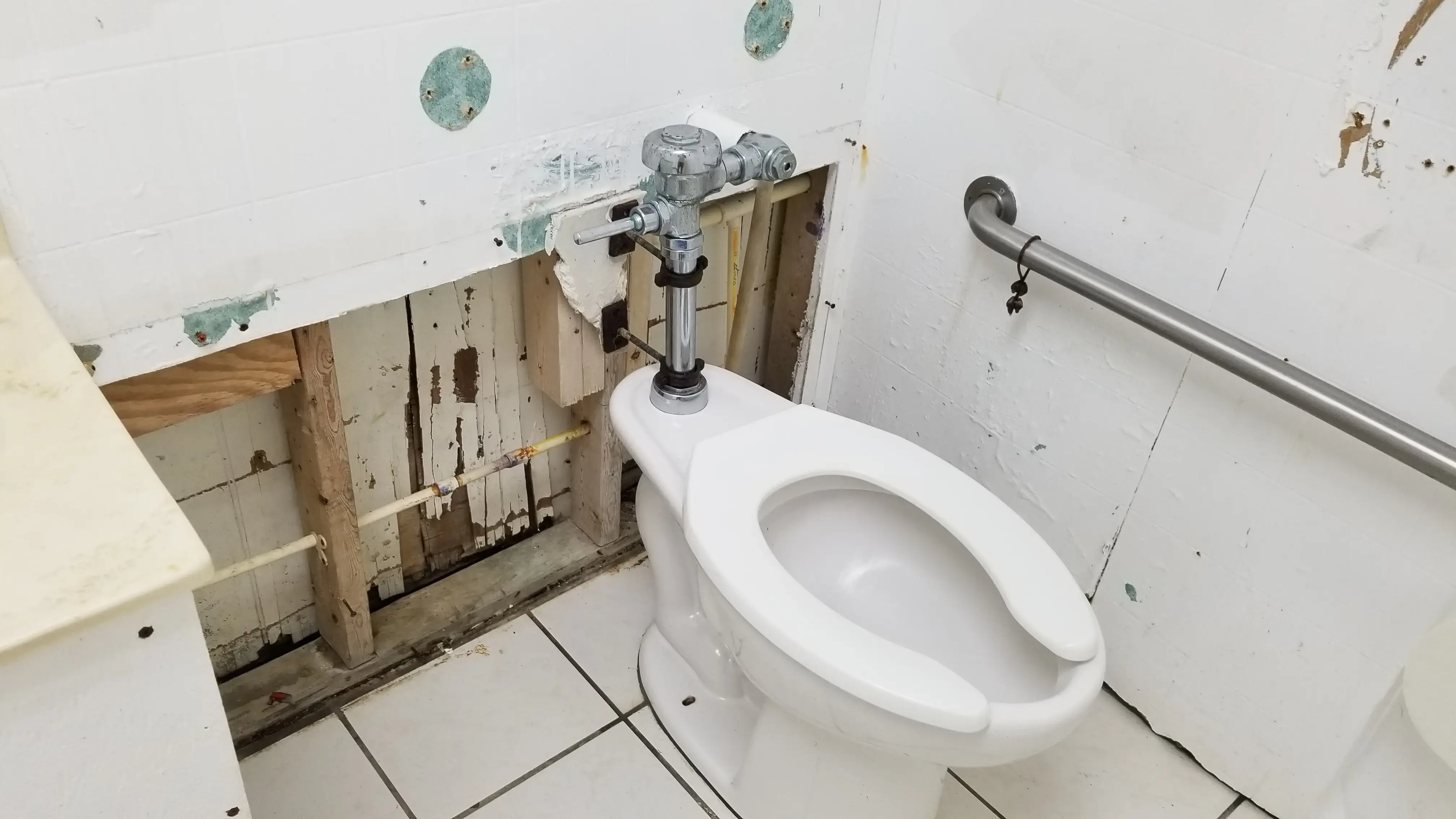 Fairfield 24/7 Laundromat thumbnail 3