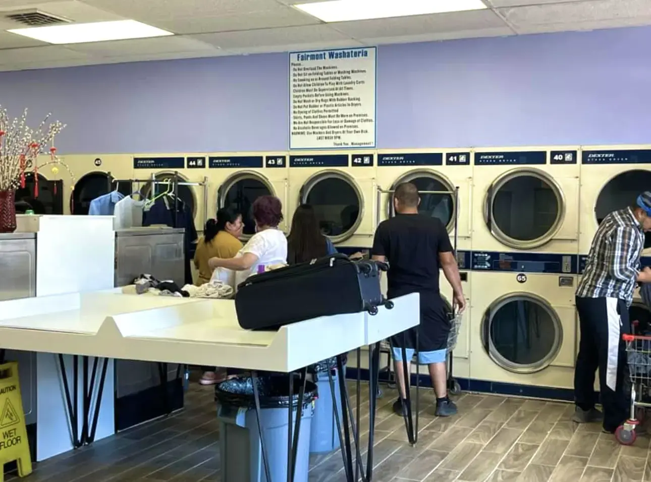 Fairmont Washateria - Image 4