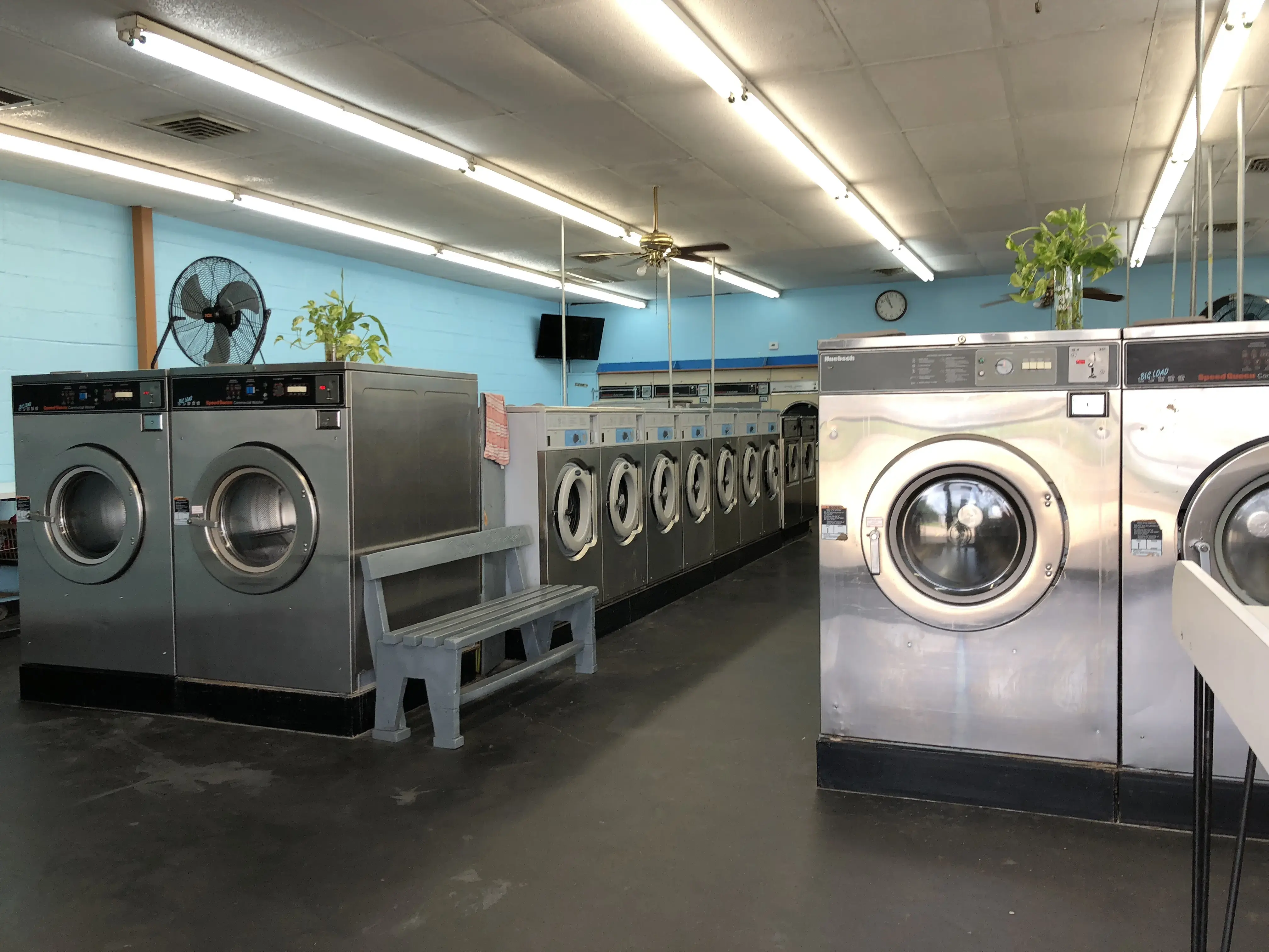 Fairmont Washateria - Image 13
