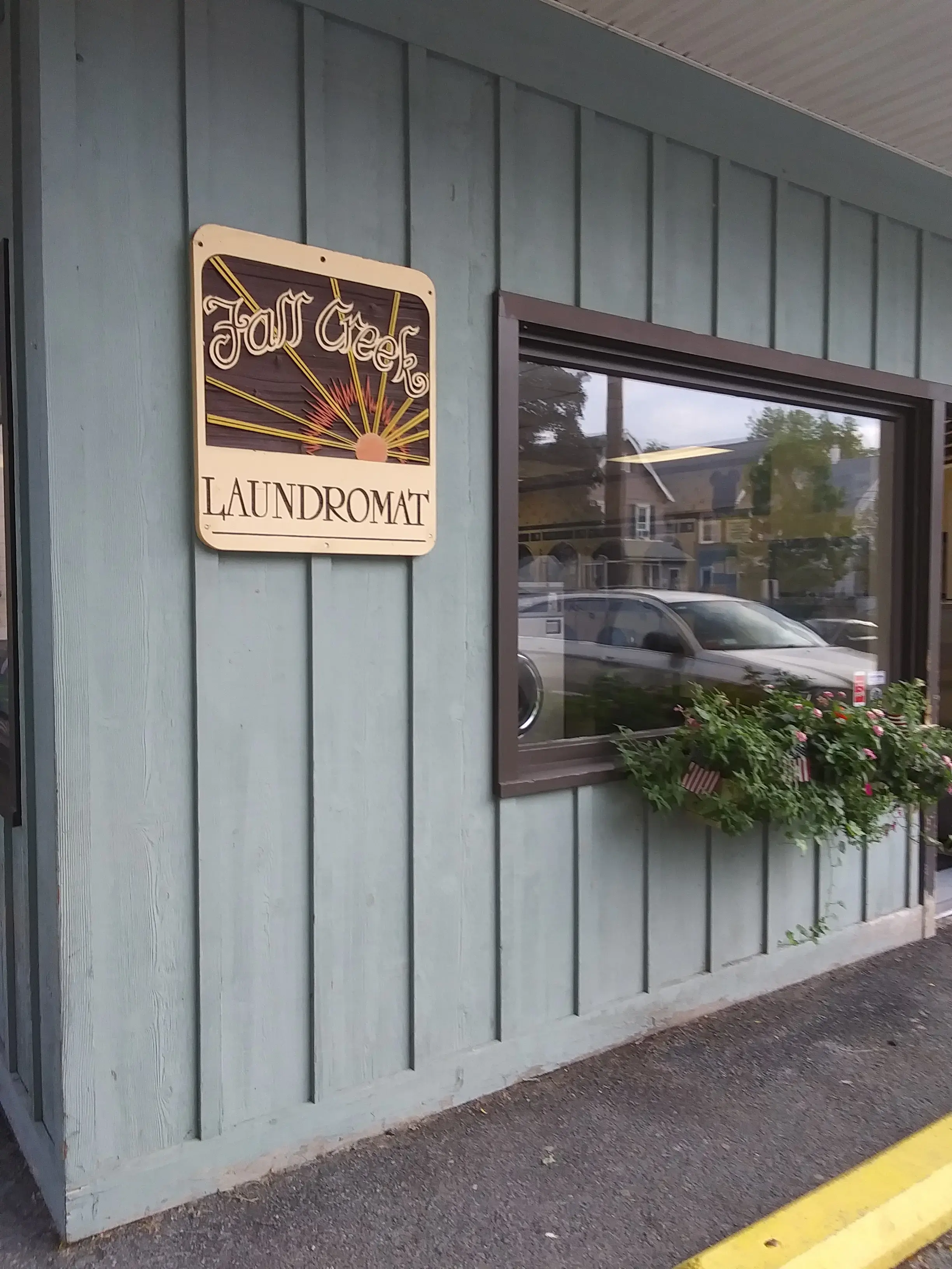 Fall Creek Laundromat thumbnail 4