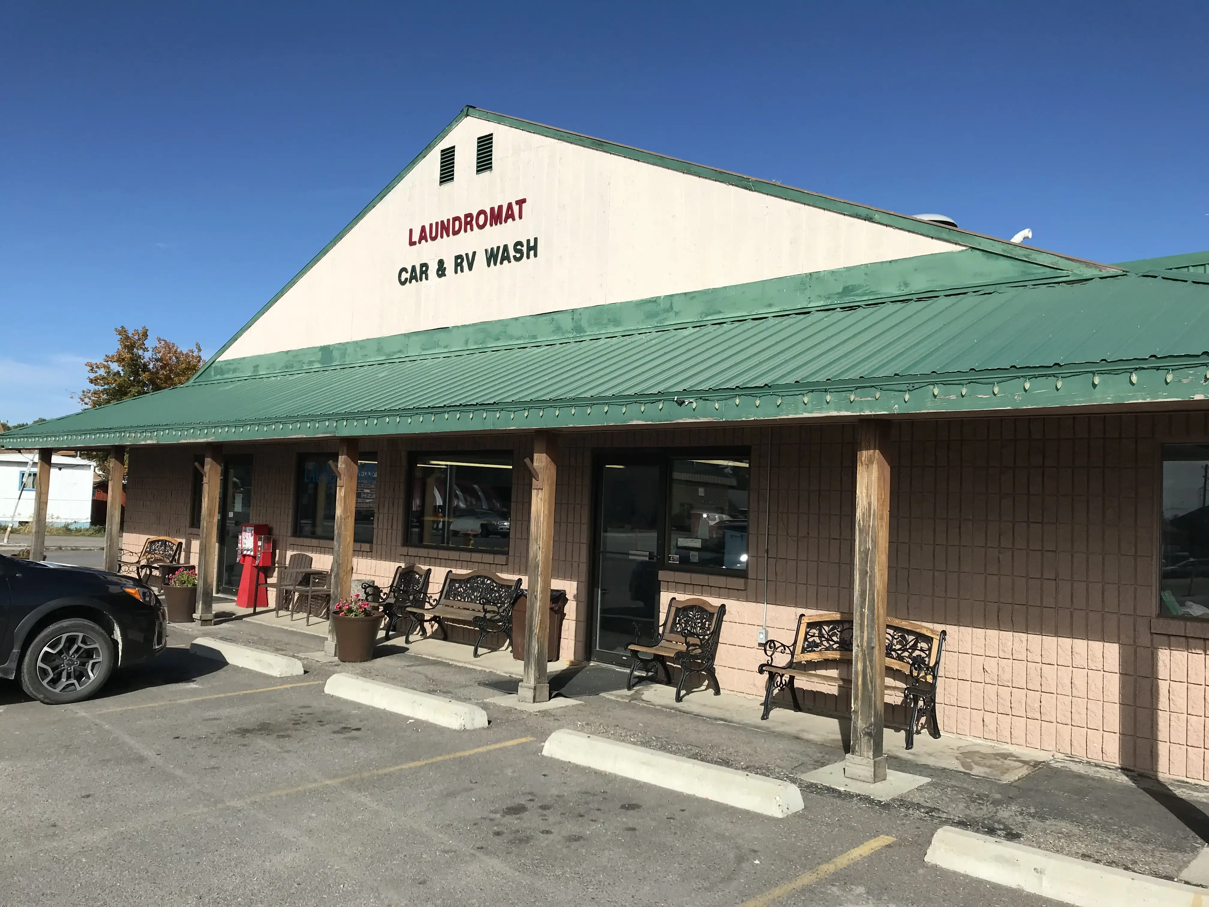 Falls Coin Wash & Laundromat - Image 1