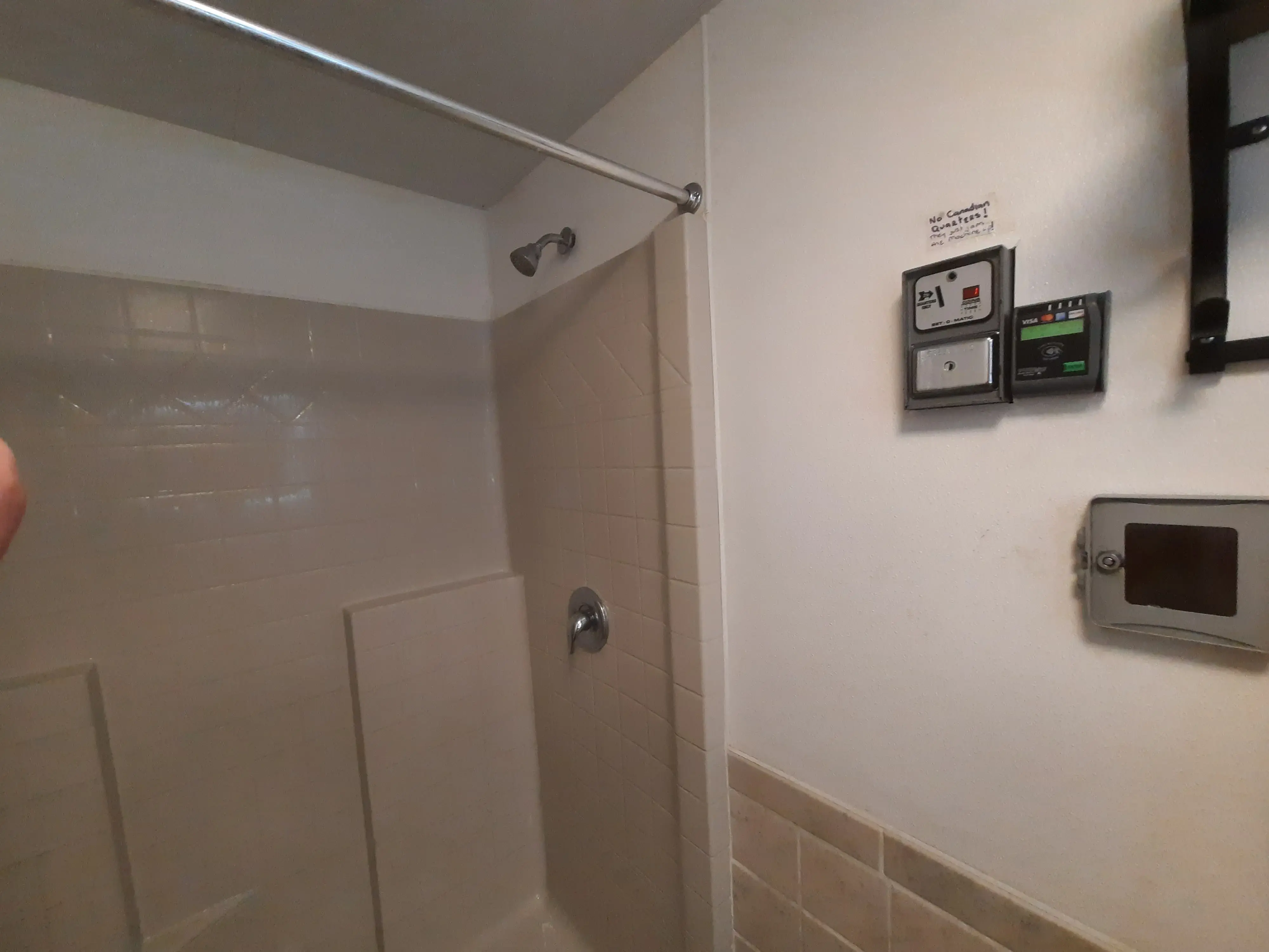 Falls Coin Wash & Laundromat - Image 6