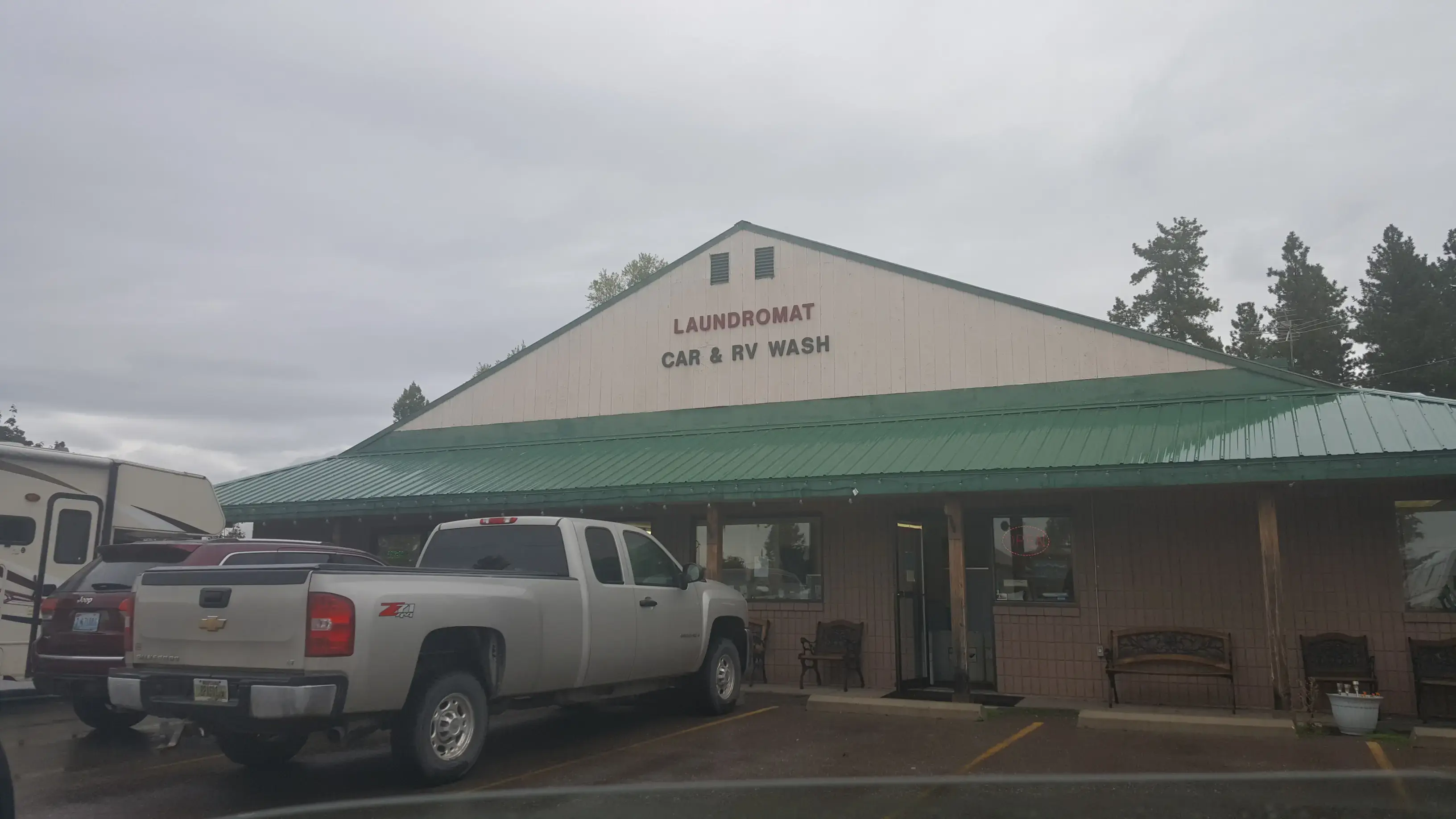 Falls Coin Wash & Laundromat - Image 18