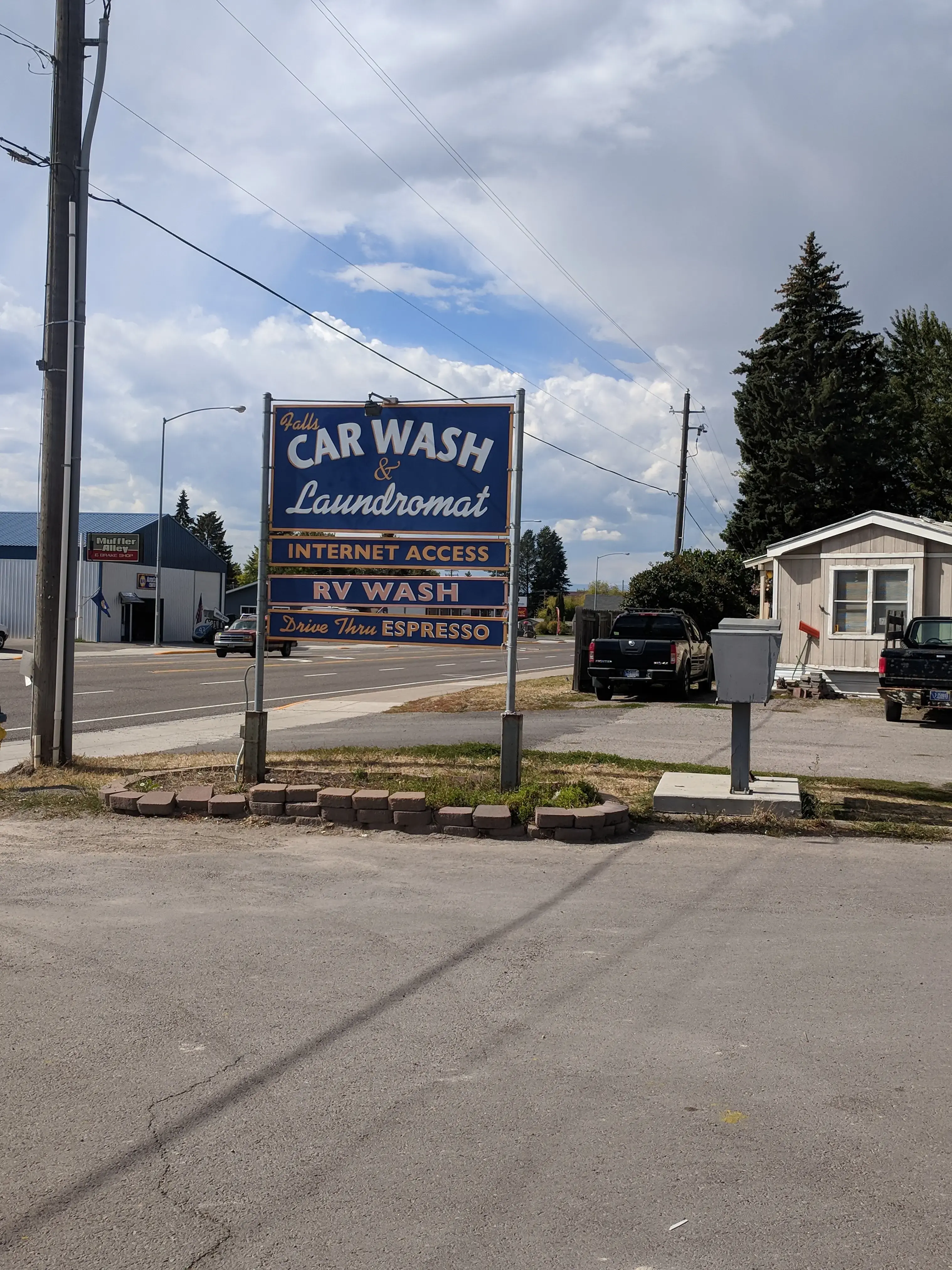 Falls Coin Wash & Laundromat thumbnail 5