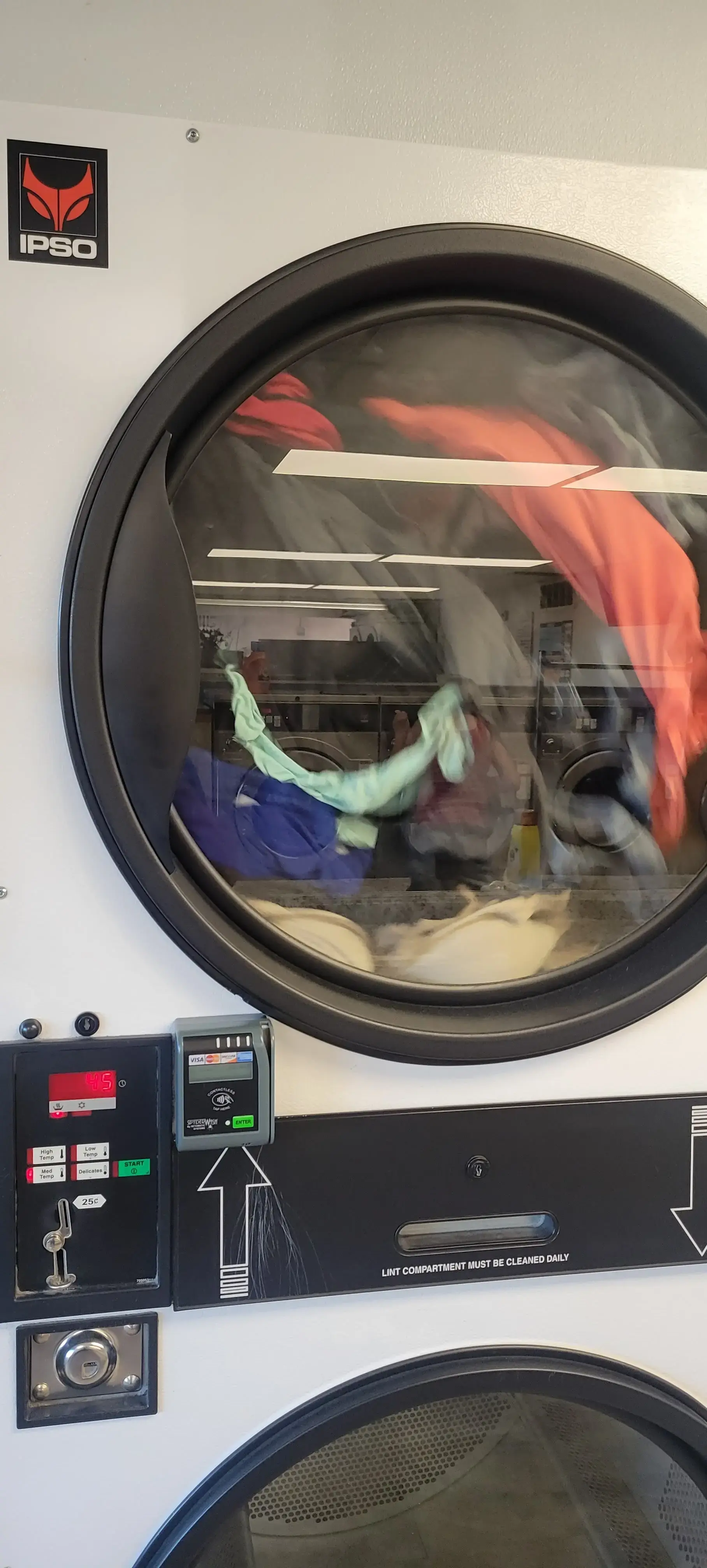 Falls Coin Wash & Laundromat - Image 8