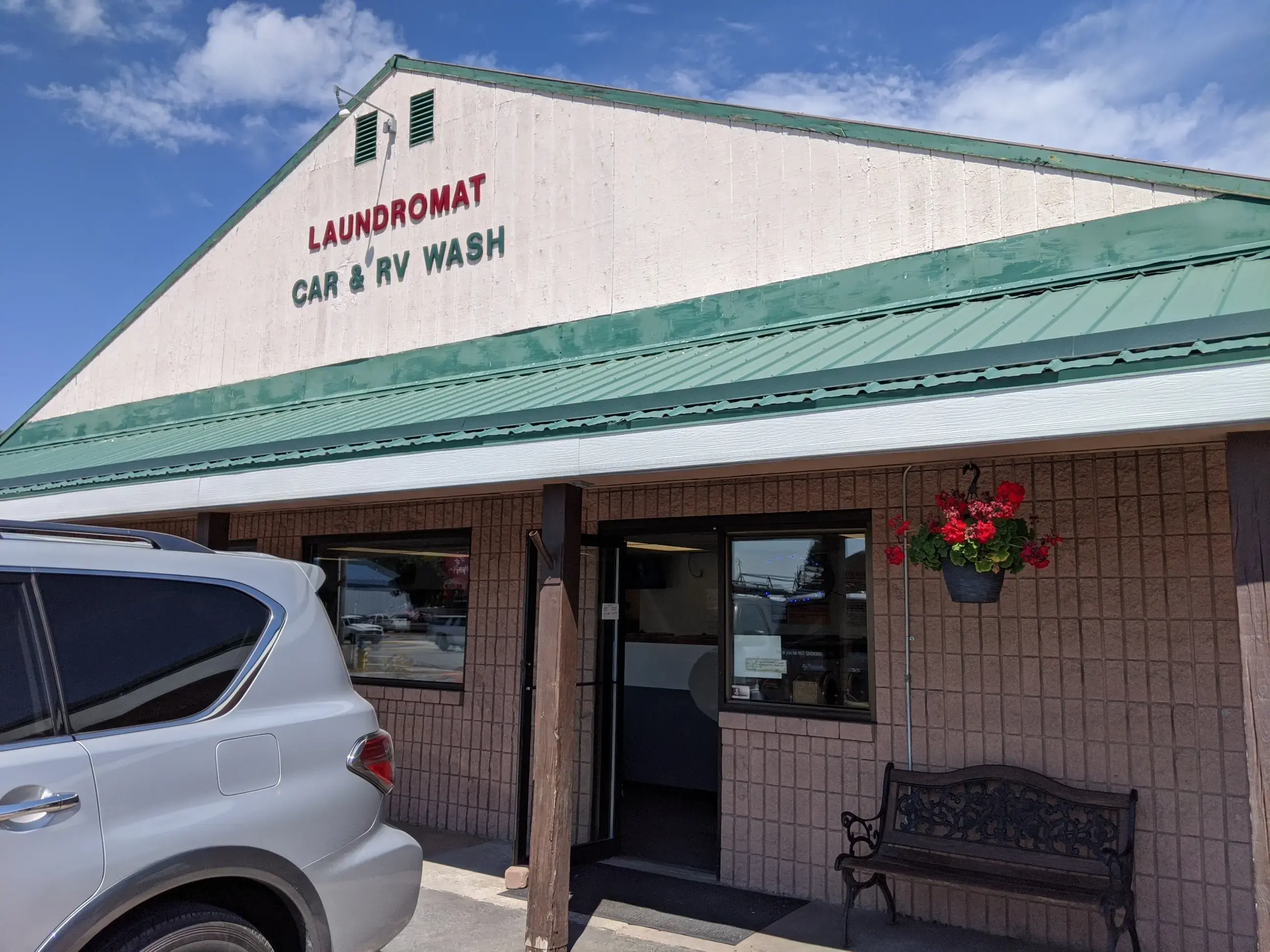 Falls Coin Wash & Laundromat - Image 19