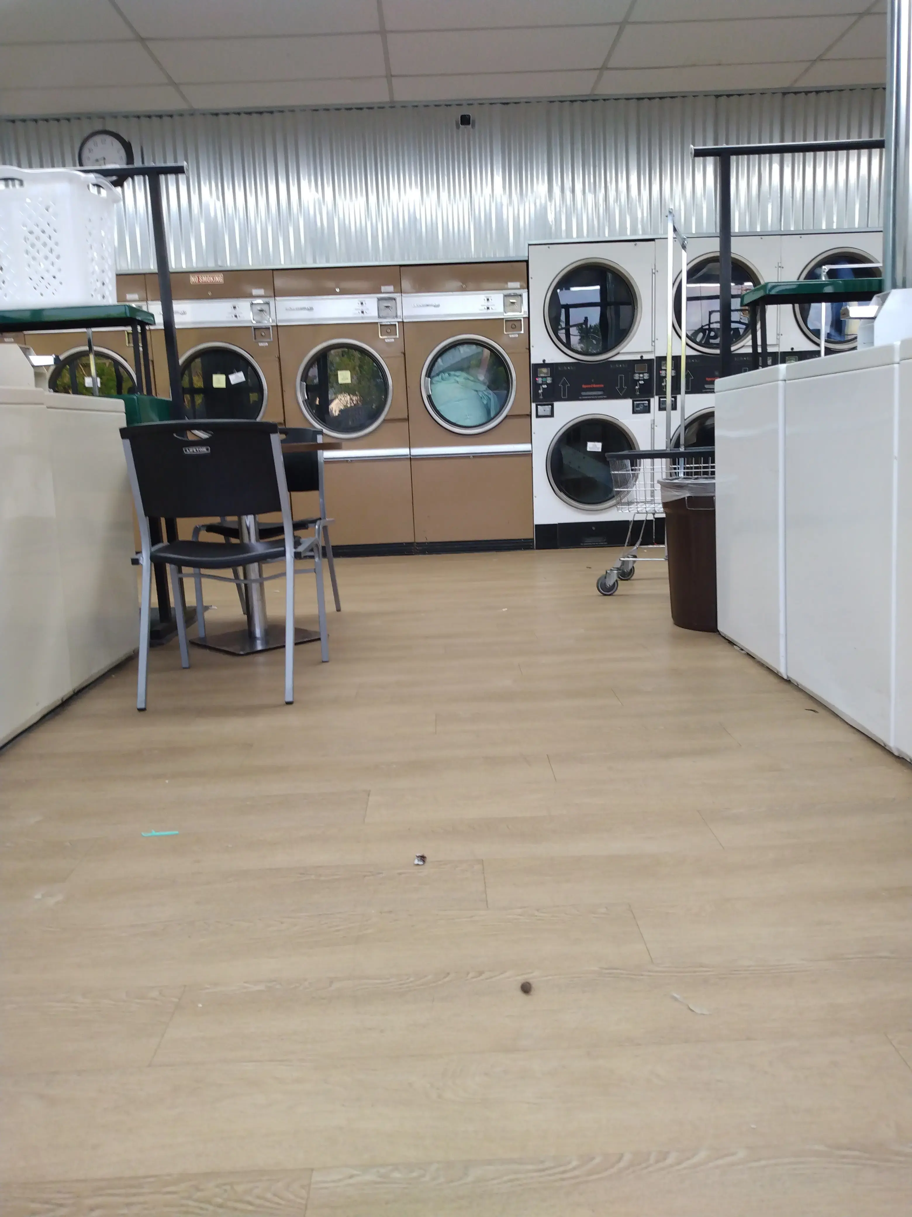 Falls Laundry Center - Image 17