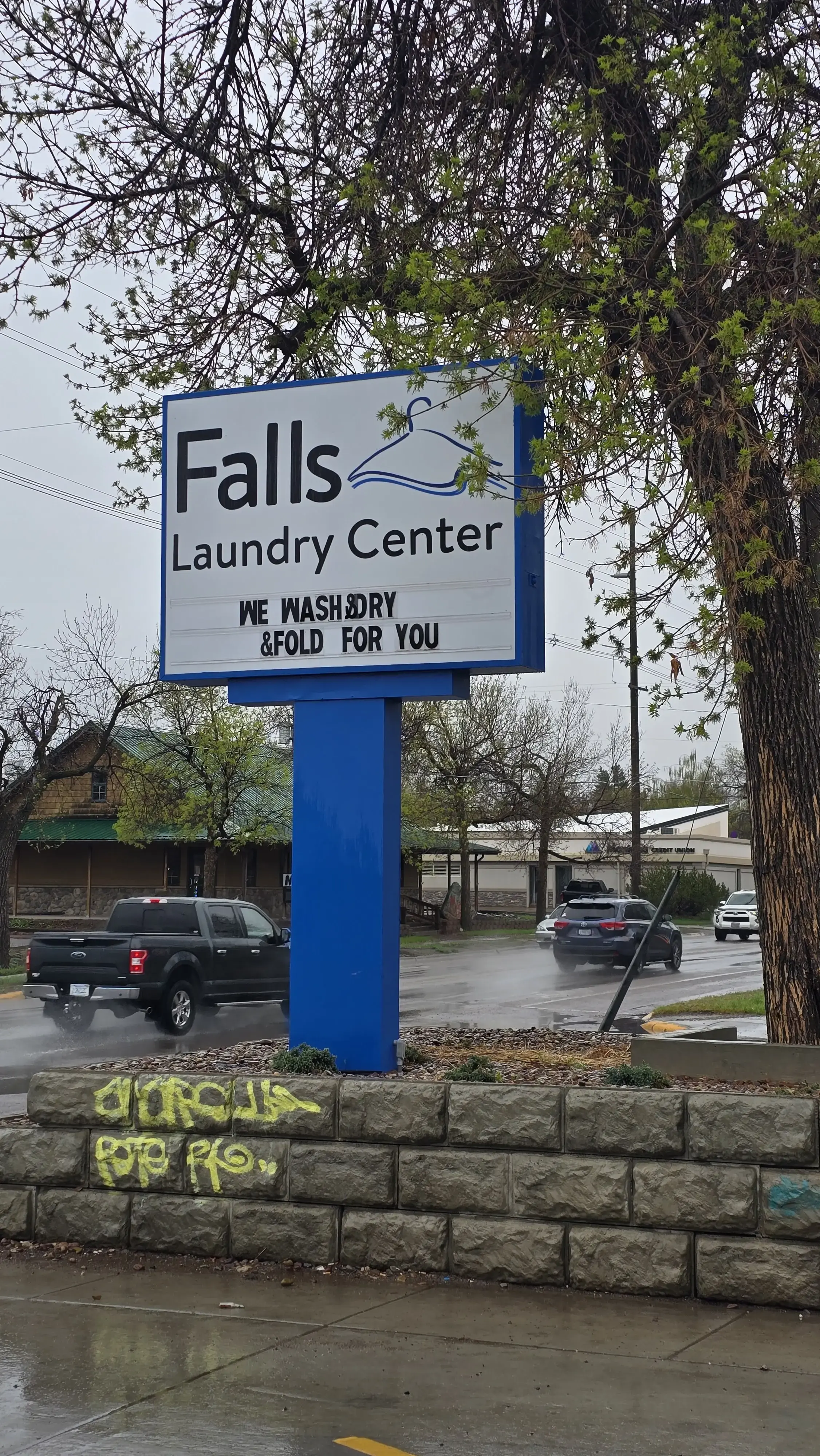 Falls Laundry Center thumbnail 5