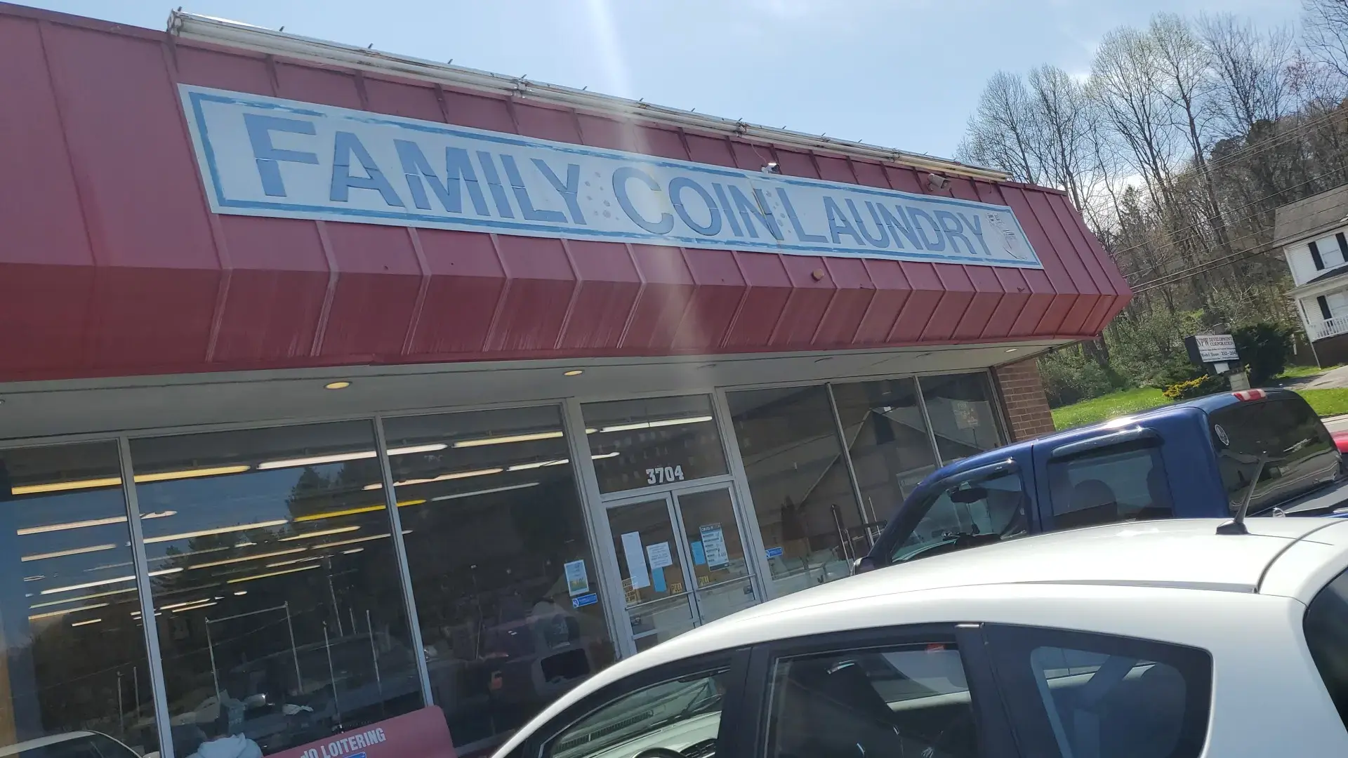 Family Coin Laundry - Image 13