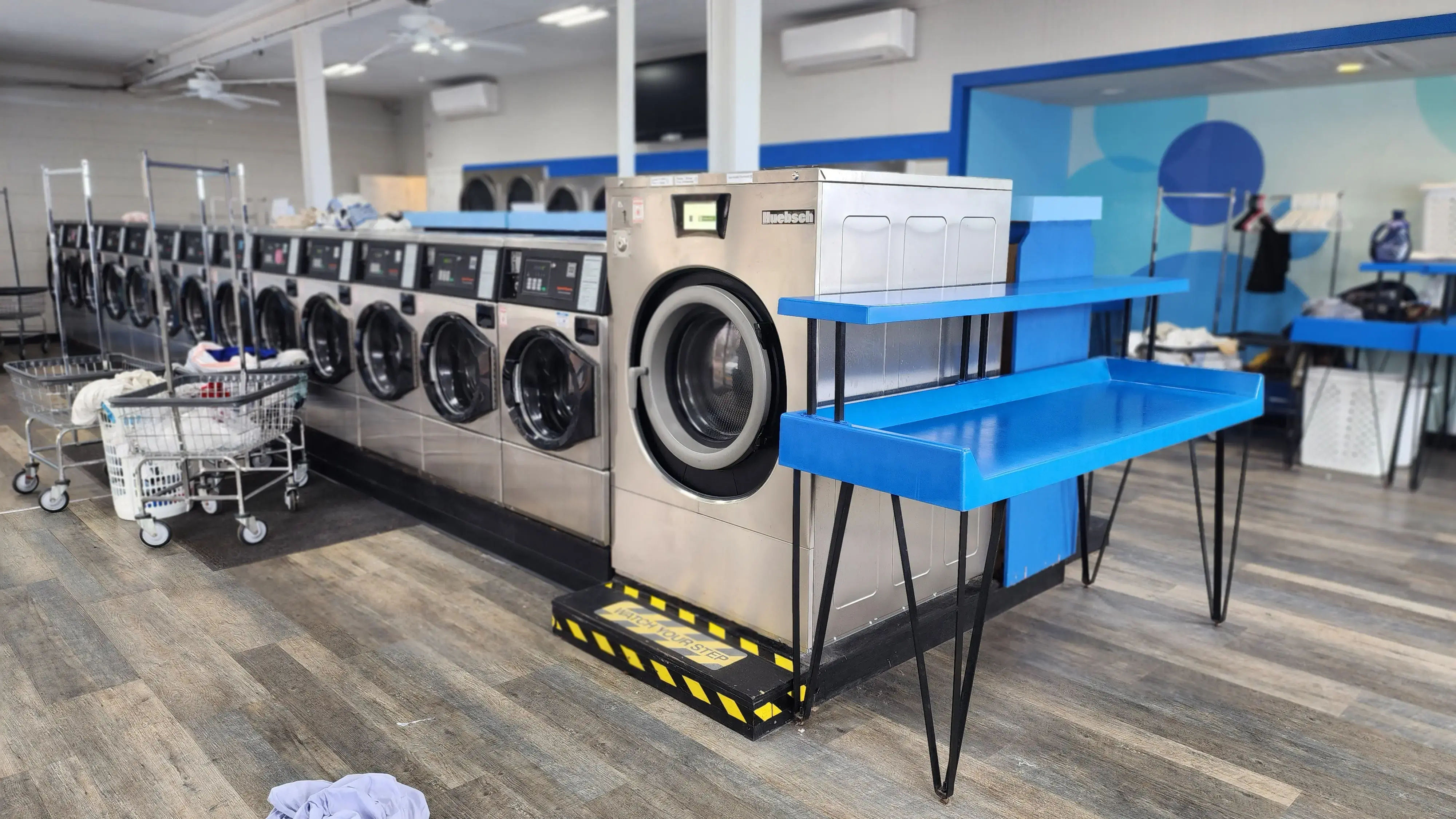 Family Coin Laundry - Image 17