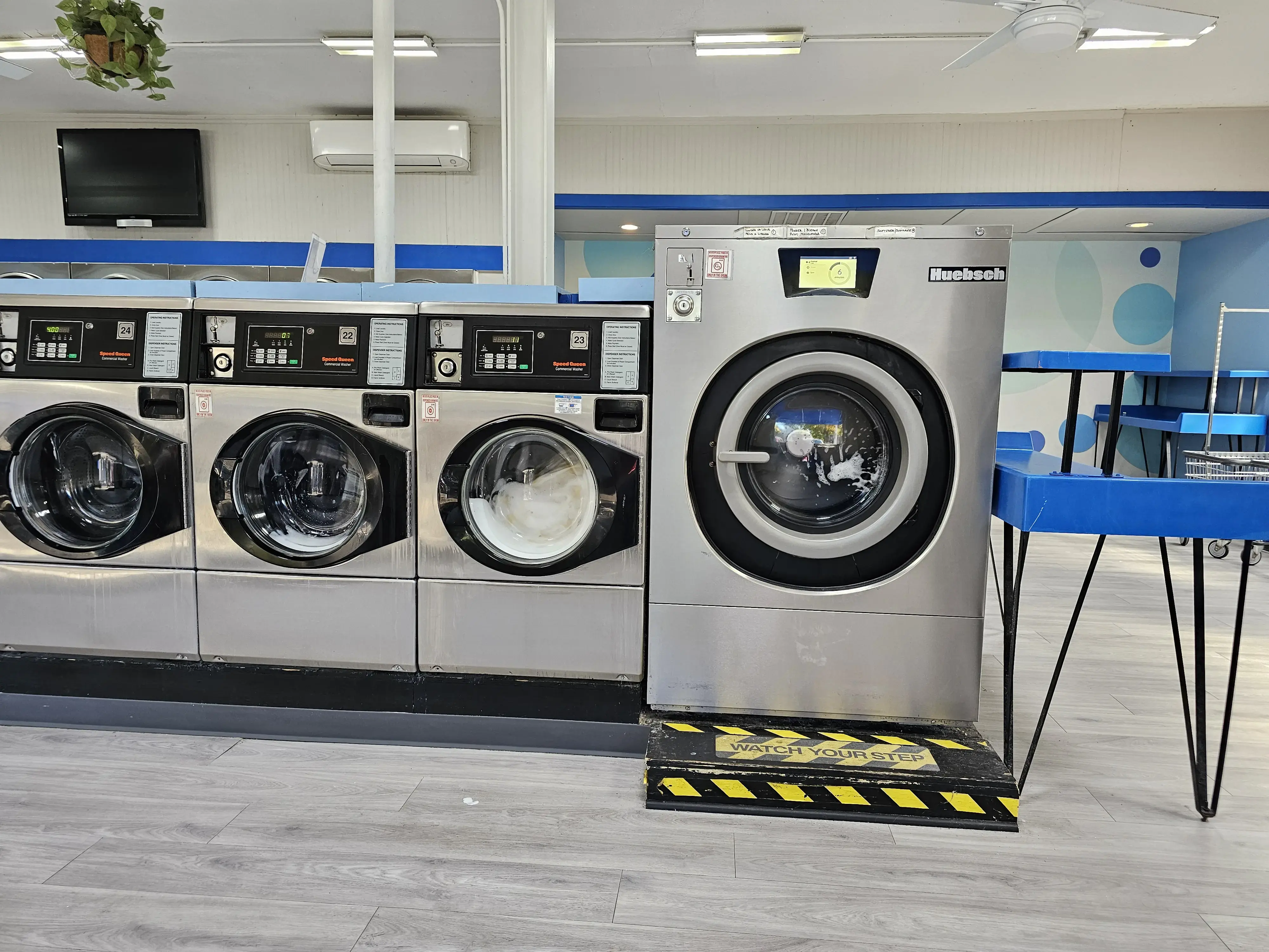 Family Coin Laundry thumbnail 3