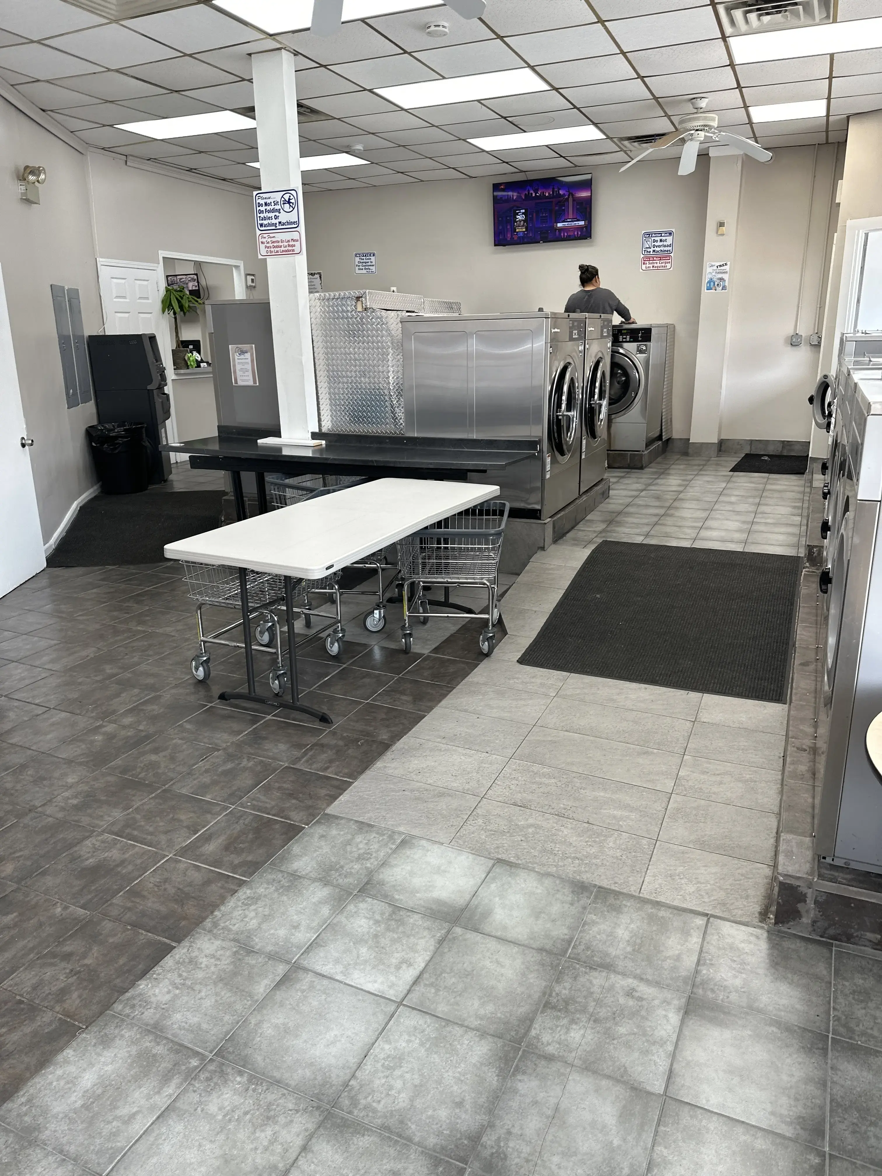 Family Fresh Laundromat - Image 4