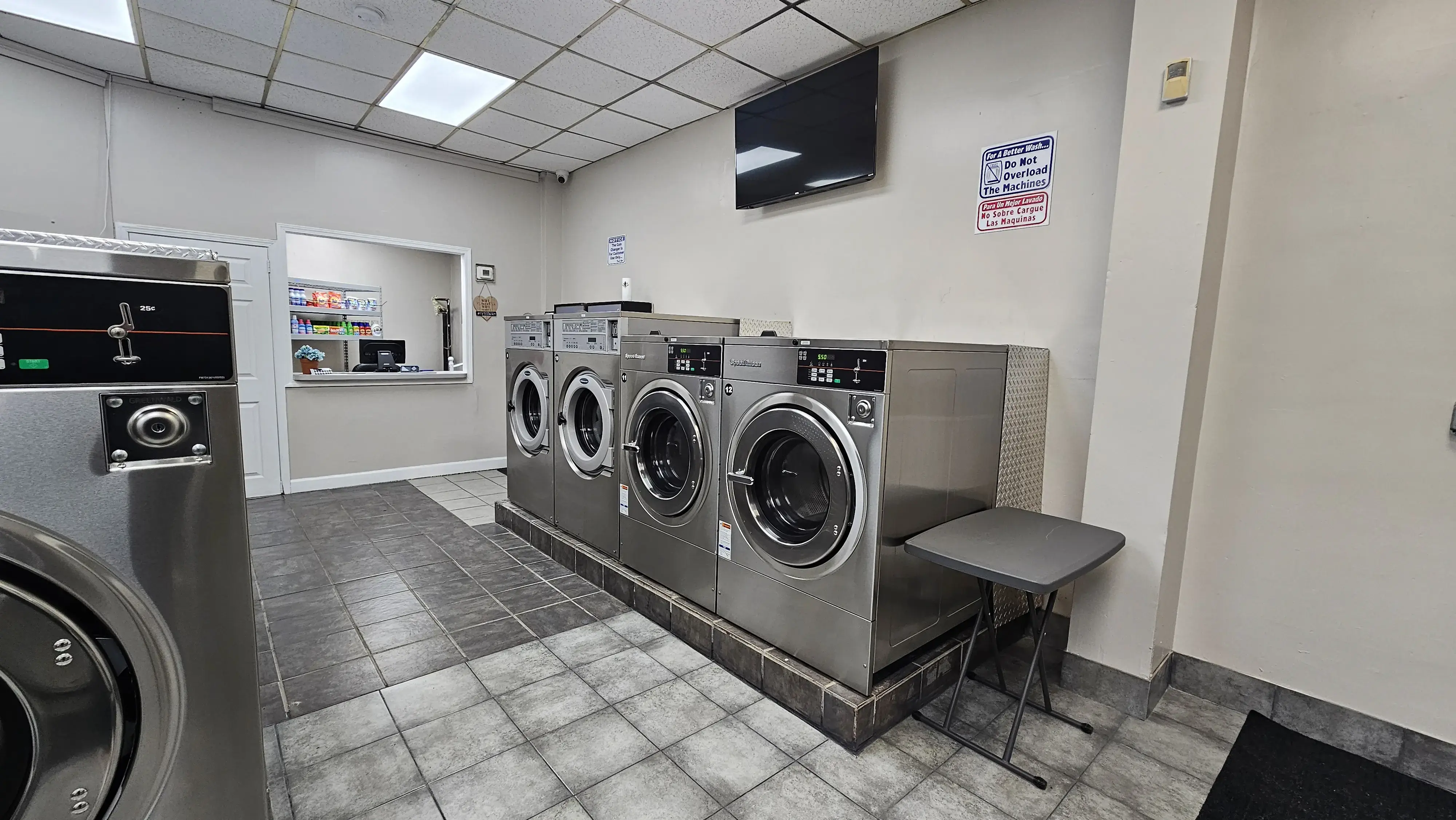Family Fresh Laundromat thumbnail 14