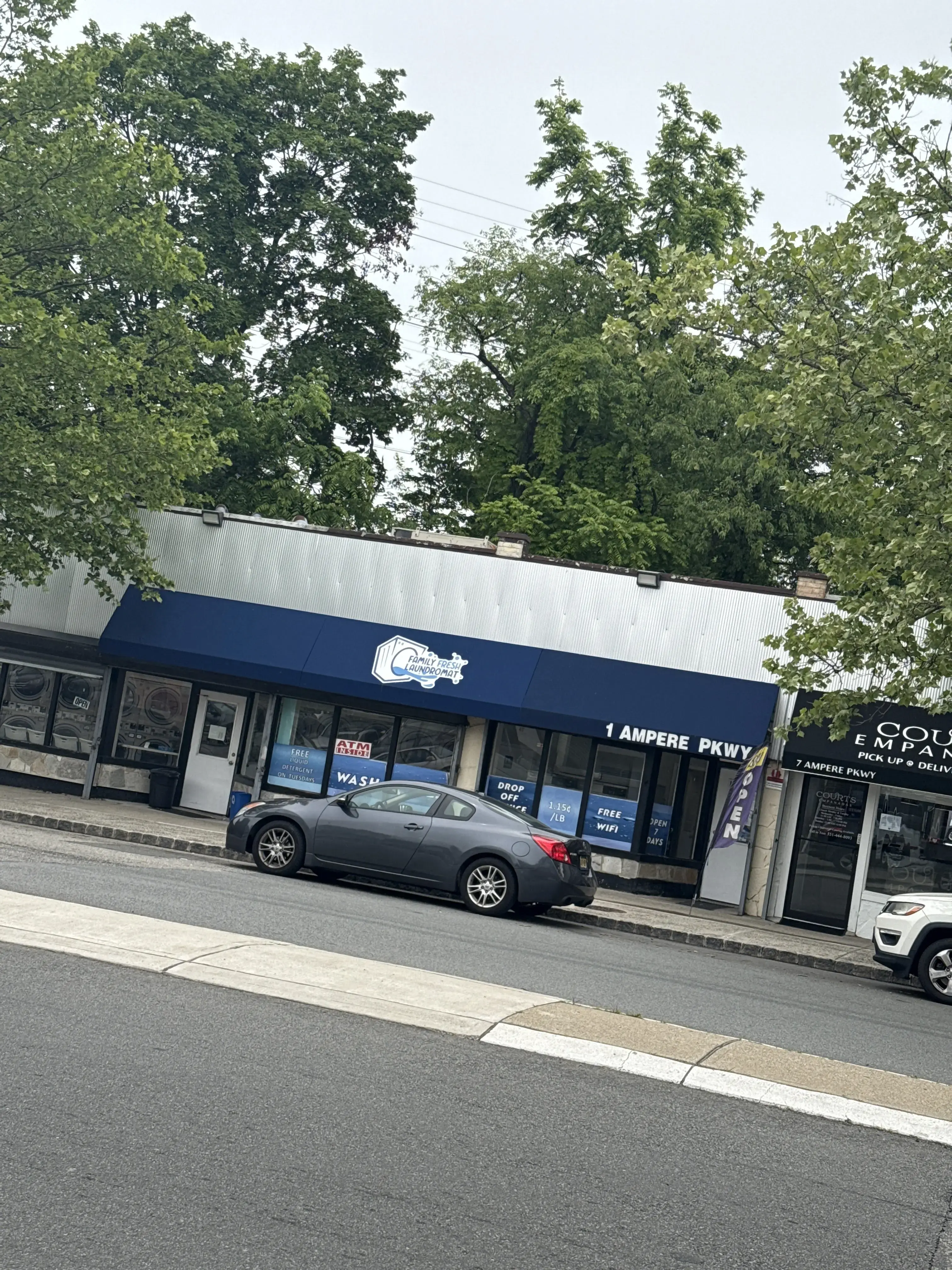 Family Fresh Laundromat thumbnail 3